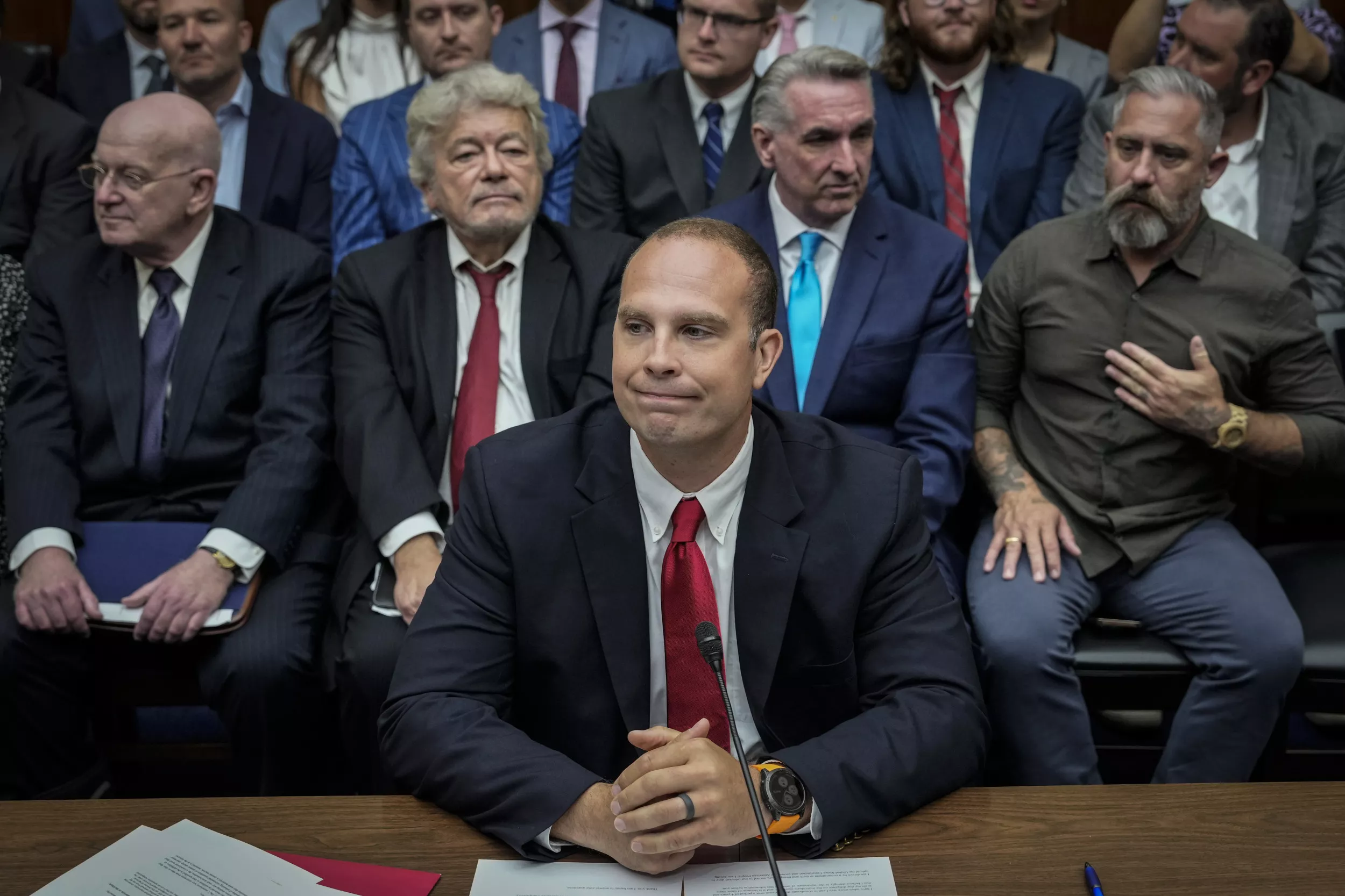 Classified UFO Briefing Sparks Bipartisan Concern: 'Big Deal' - Vimarsana News