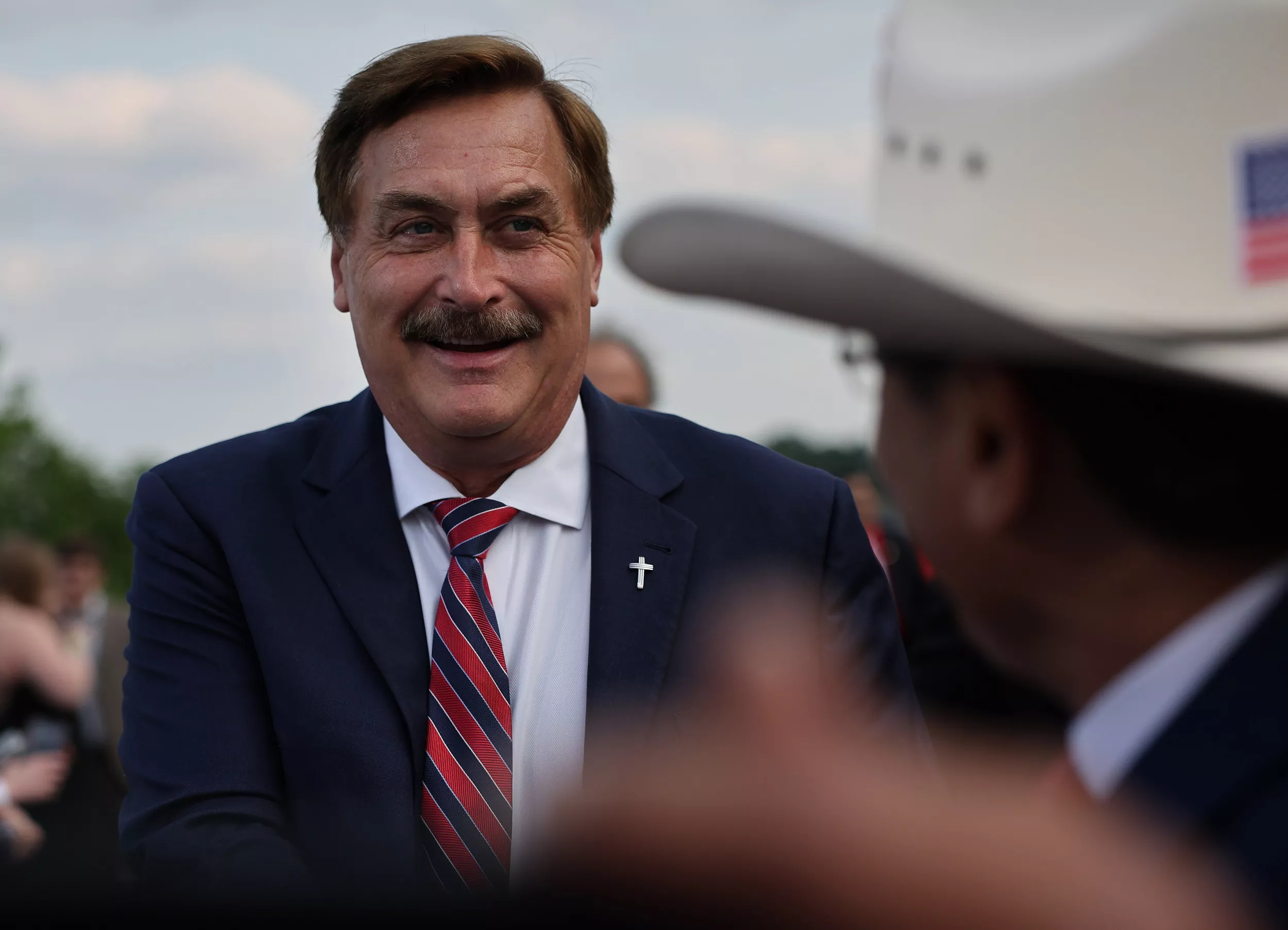 Mike Lindell Denies Claims Fox News Dropped MyPillow Over Lack of Payment - Vimarsana News
