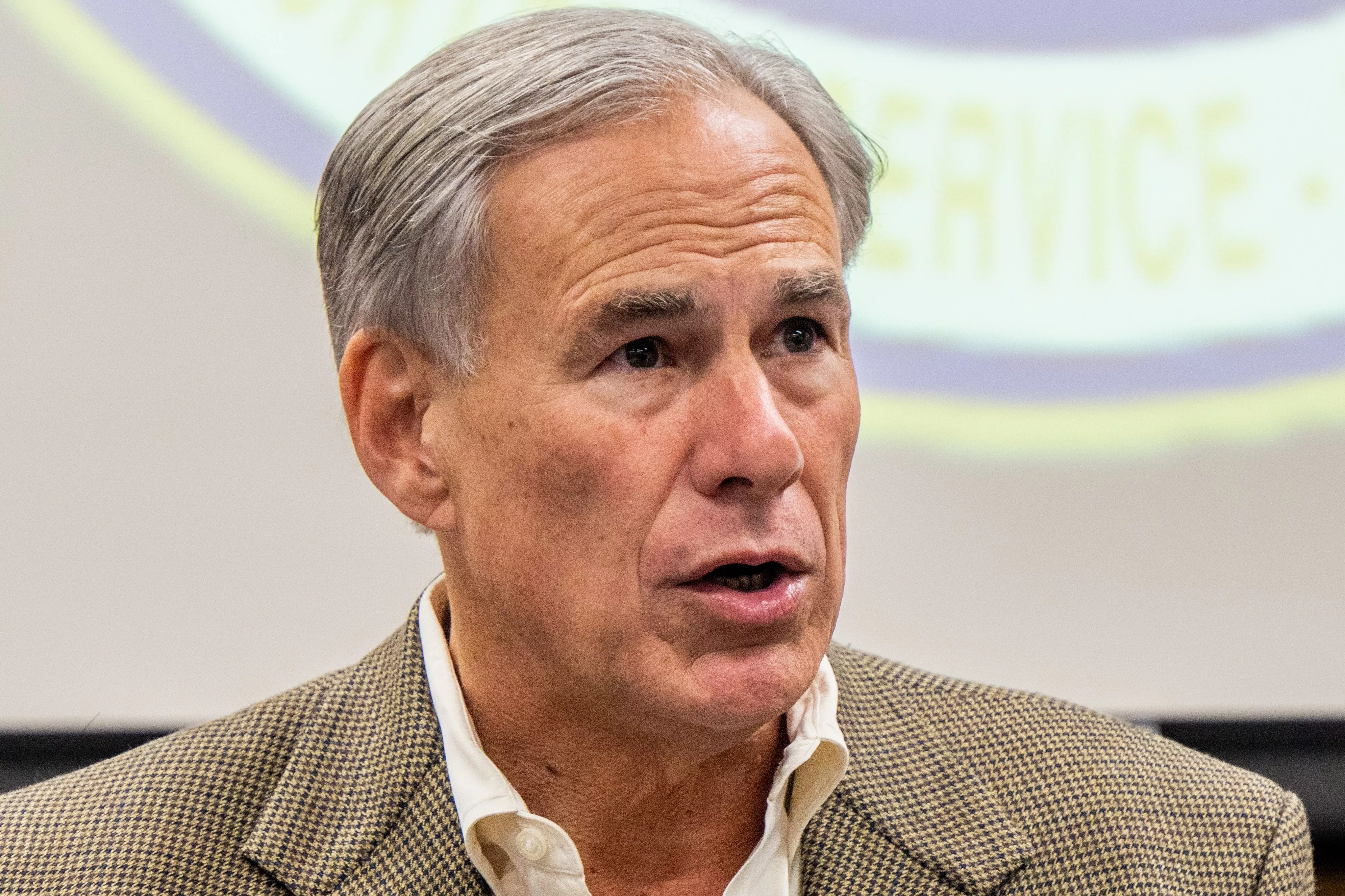 Greg Abbott Rebuked by Largest Texas Newspaper Over Migrant Deaths—'Coward' - Vimarsana News