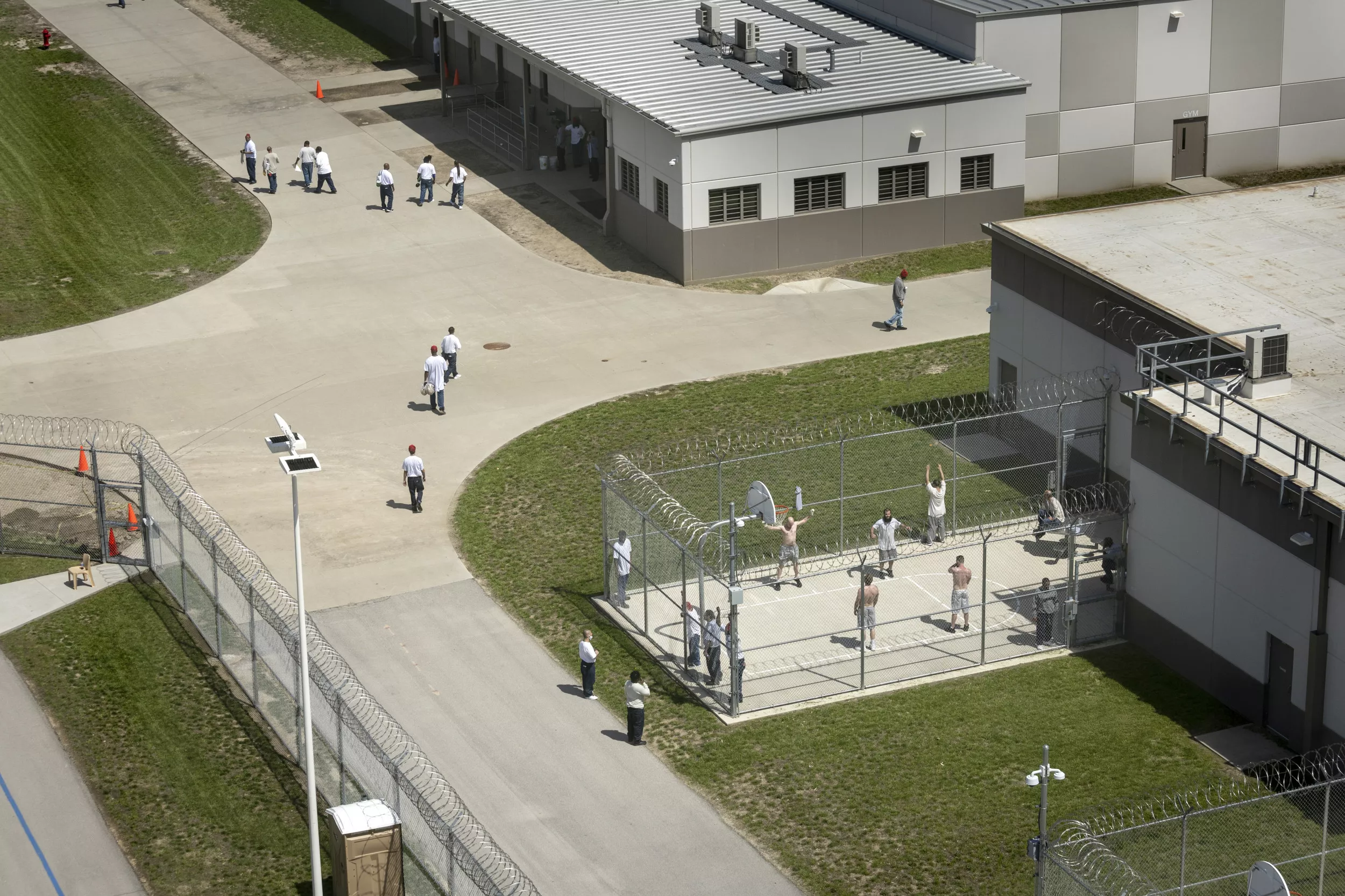 Democrats Propose Giving $3,000 to People Leaving Prison - Vimarsana News