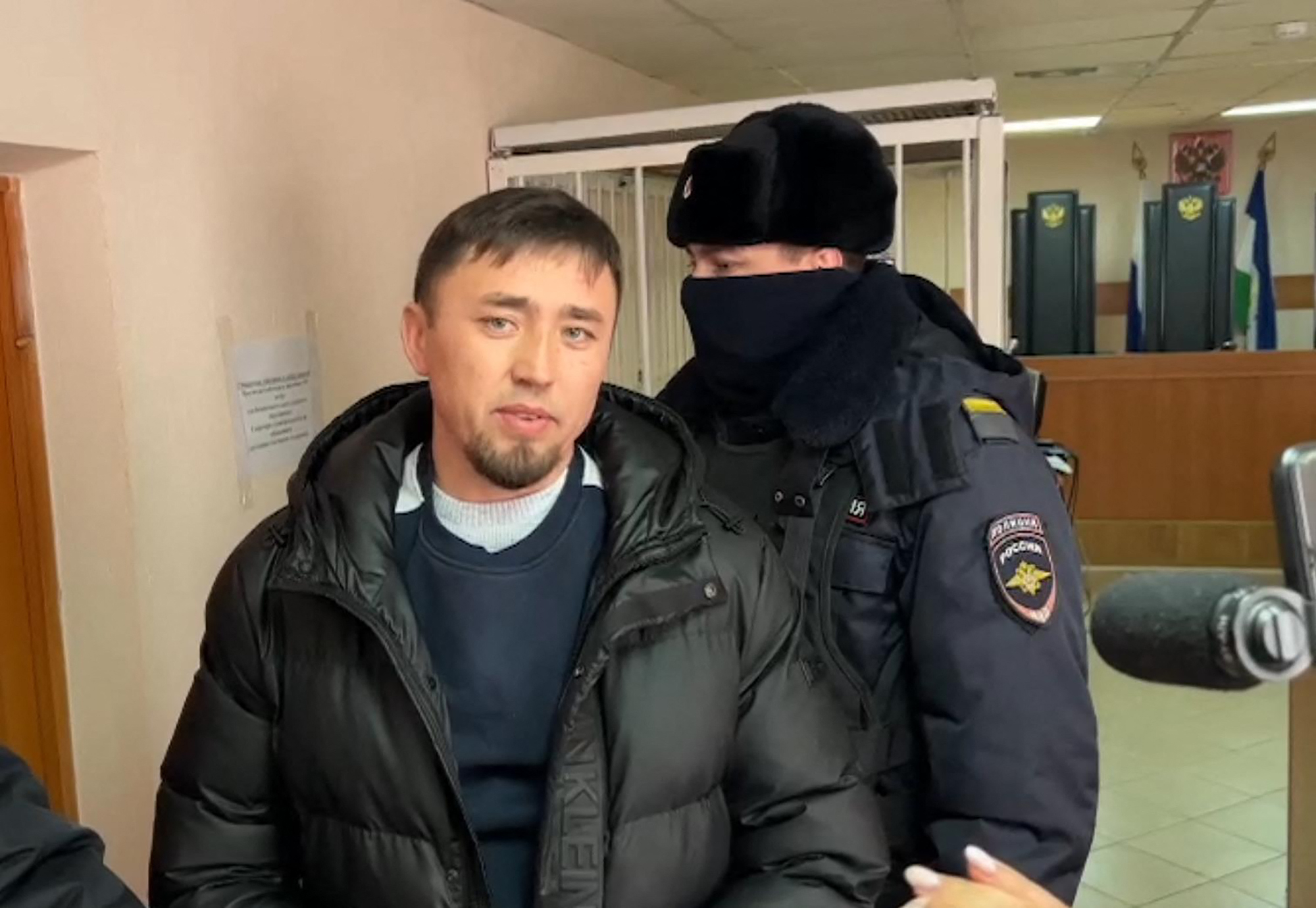 Video Shows Russian Police Fleeing From Rioters as Protests Spread Video Shows Russian Police Fleeing From Rioters as Protests Spread