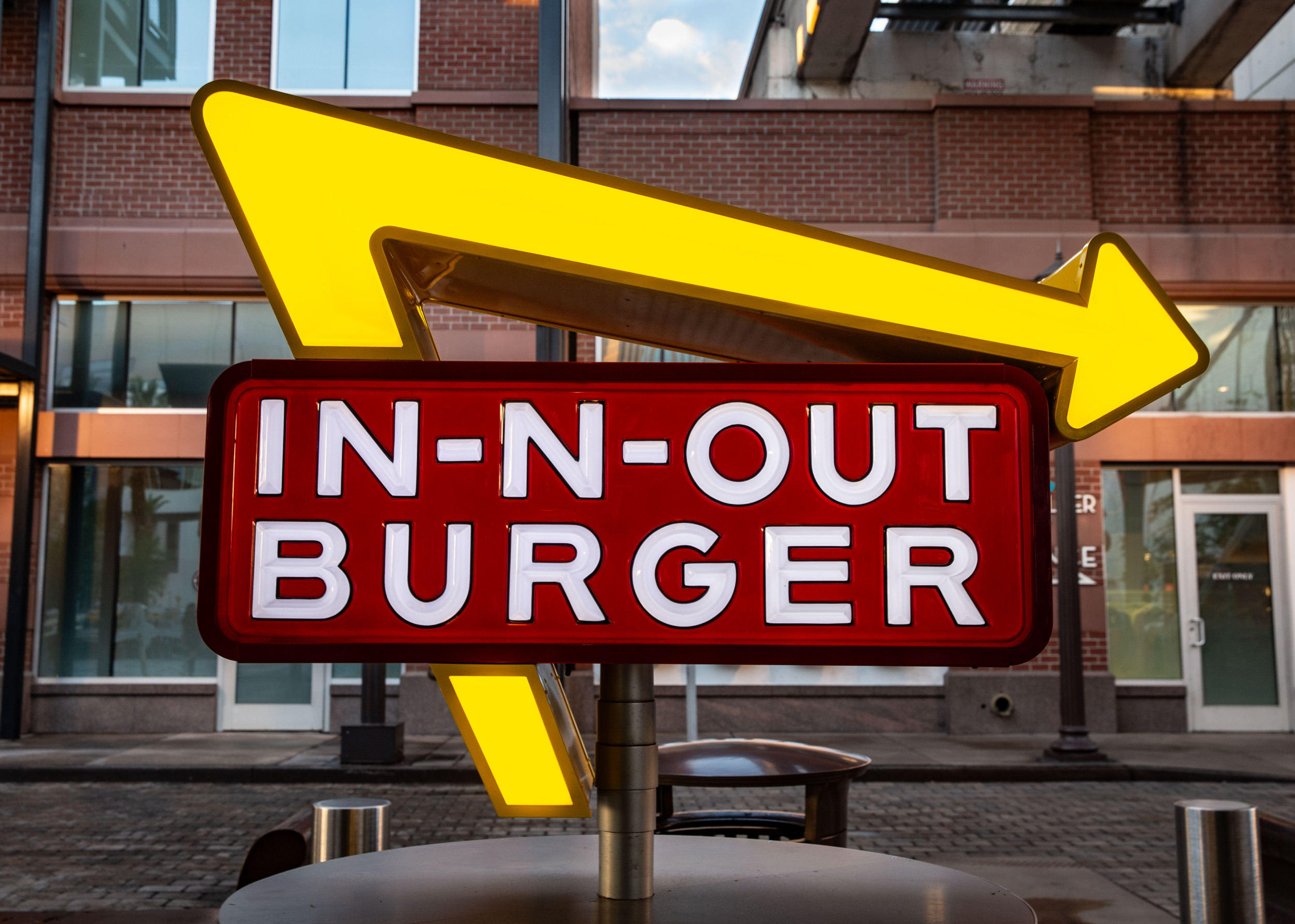 InNOut to Close Only Oakland Store as Crime Ravages California Newsweek