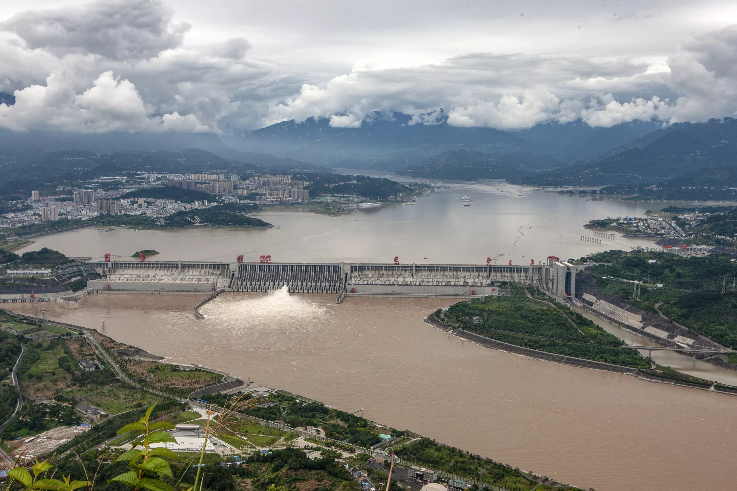 Satellite Images Show China's Dam Threatening Neighbors' Fresh Water Supply - Vimarsana News