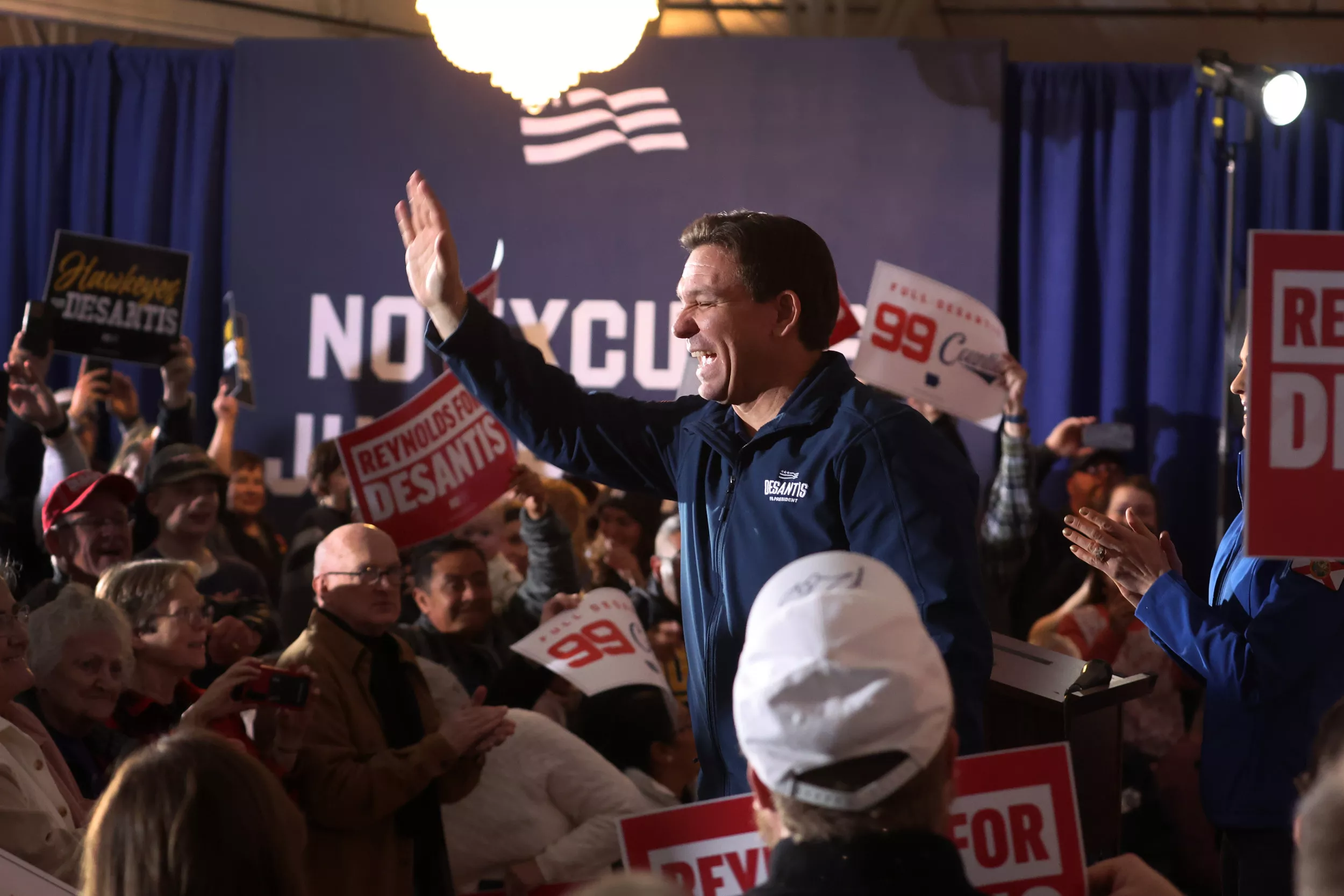 Ron DeSantis' Supporters Send a Warning to Donald Trump - Vimarsana News