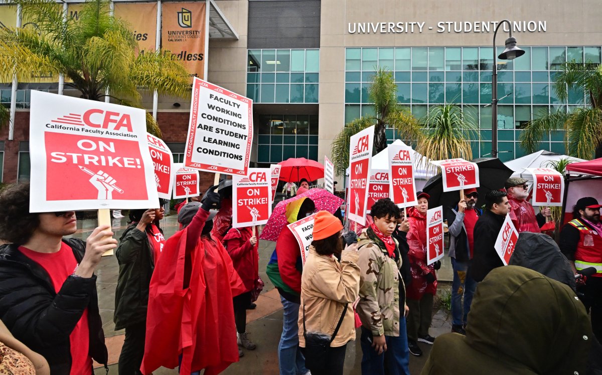 CSU faculty members on strike 