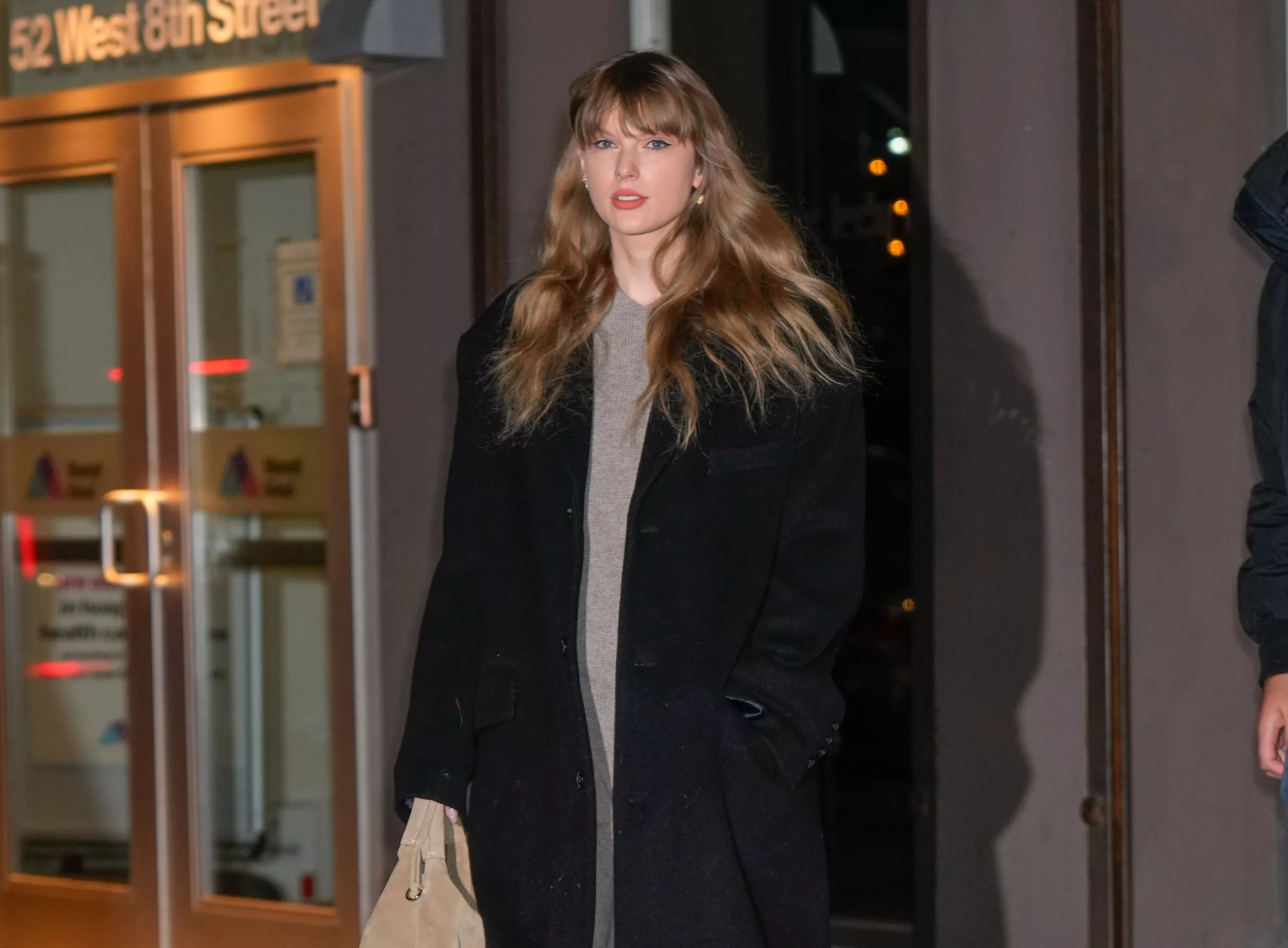 How Taylor Swift Got Pulled Into a Medicare Scam - Vimarsana News