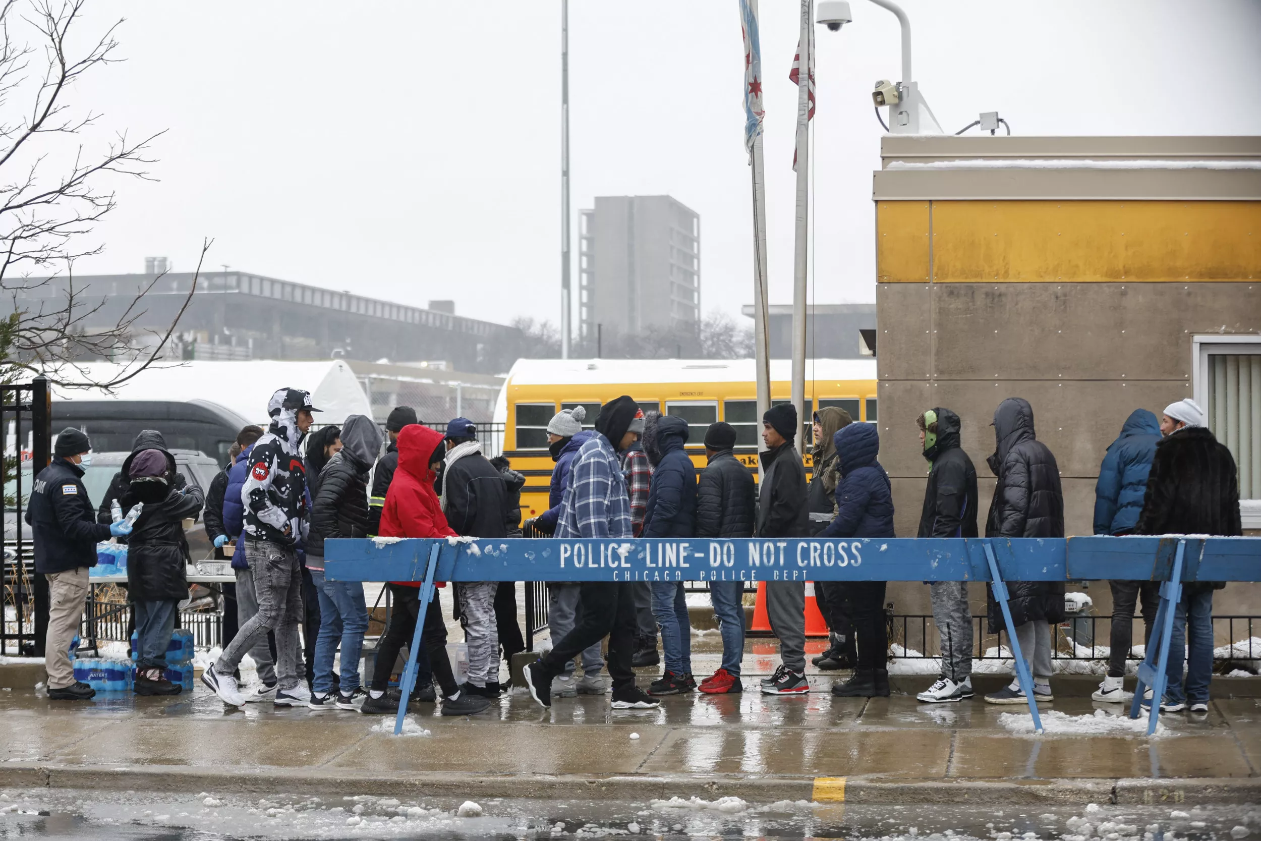 Democrat Demands Recall of Chicago Mayor as Migrant Crisis Explodes - Vimarsana News