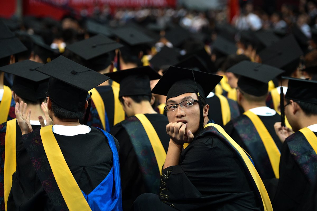 Sinh viên chờ tốt nghiệp ở Vũ Hán, Trung Quốc