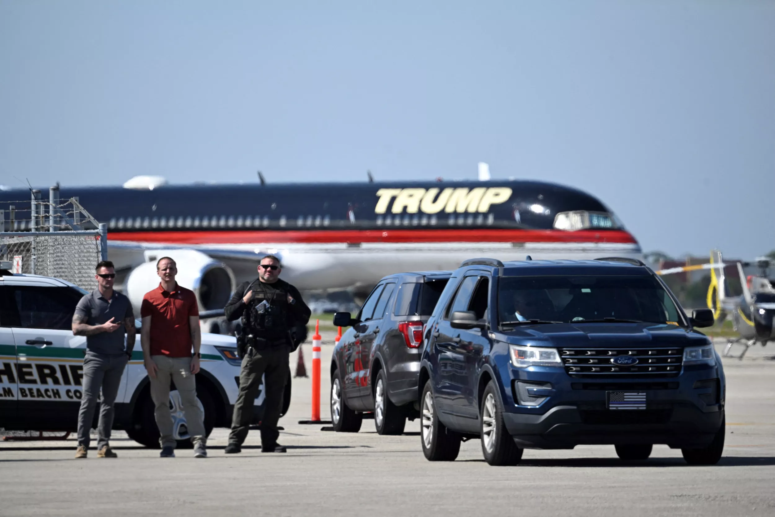 Donald Trump, Joe Biden Planes Cross Paths - Vimarsana News