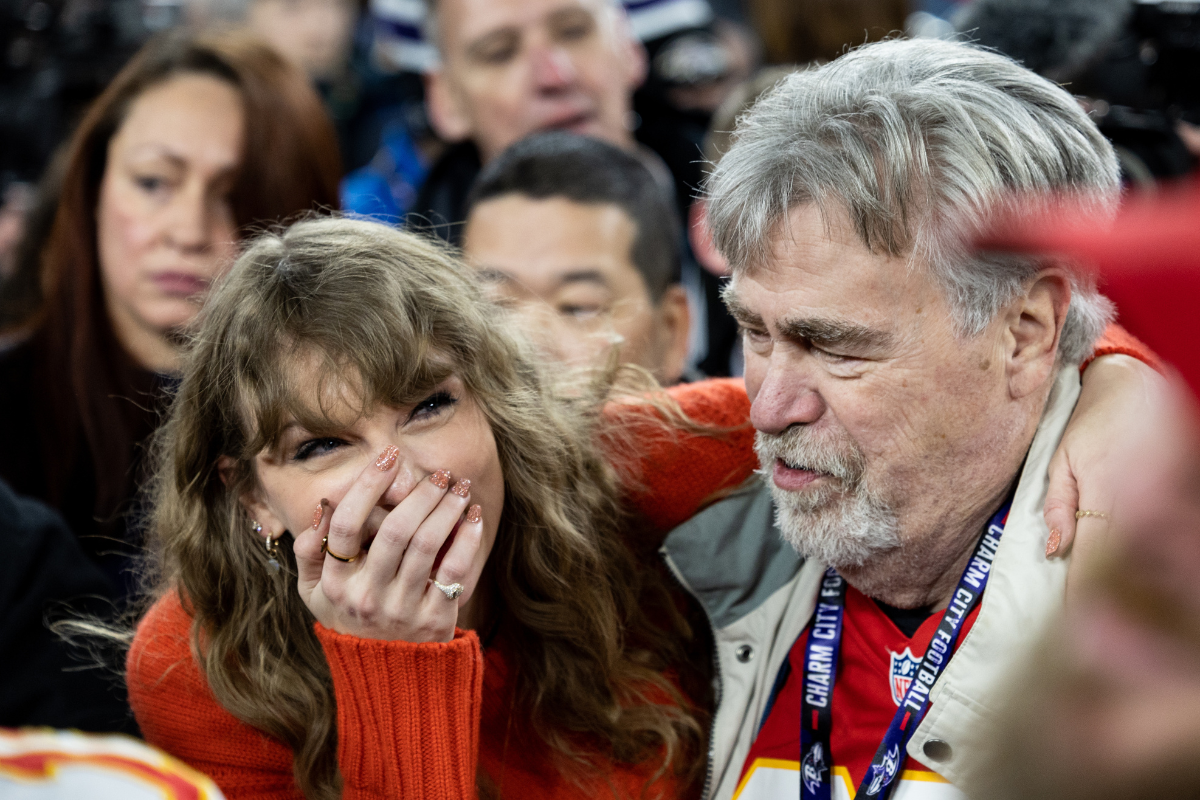 Taylor Swift Appears to Call Travis Kelce's Father 'Dad' Newsweek