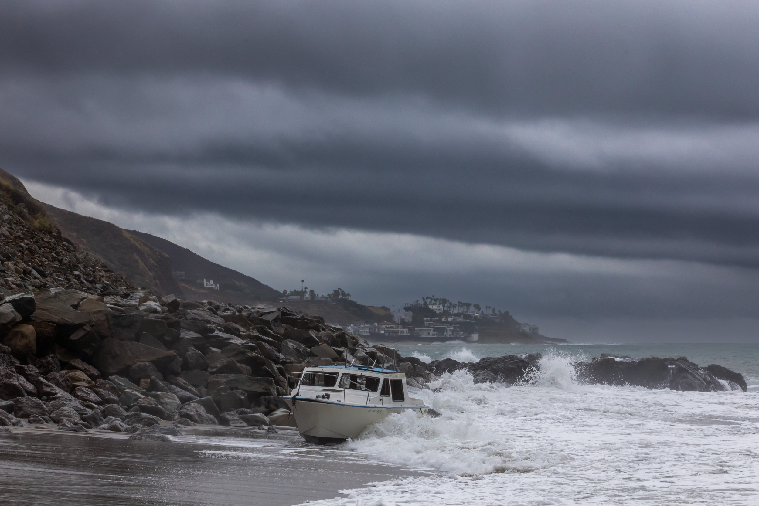 Atmospheric River Maps Show California Rain Over Next 24 Hours - Newsweek