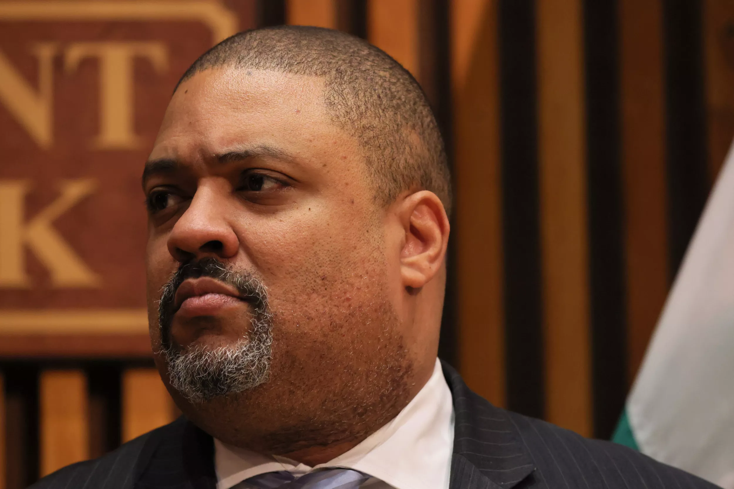 Alvin Bragg Under Fire for Releasing Migrant Suspects Who Attacked Cops - Vimarsana News