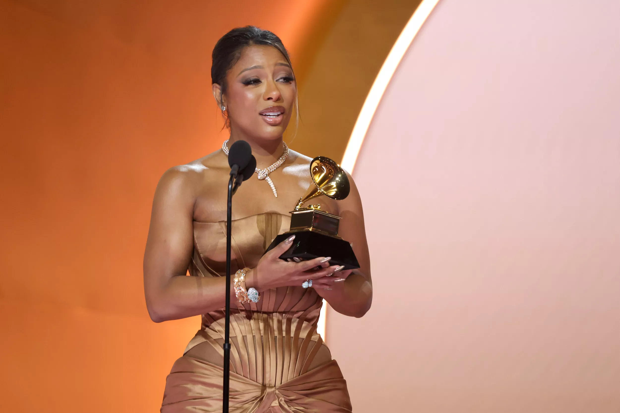 Grammys Teleprompter Sign Sparks Outrage - Vimarsana News