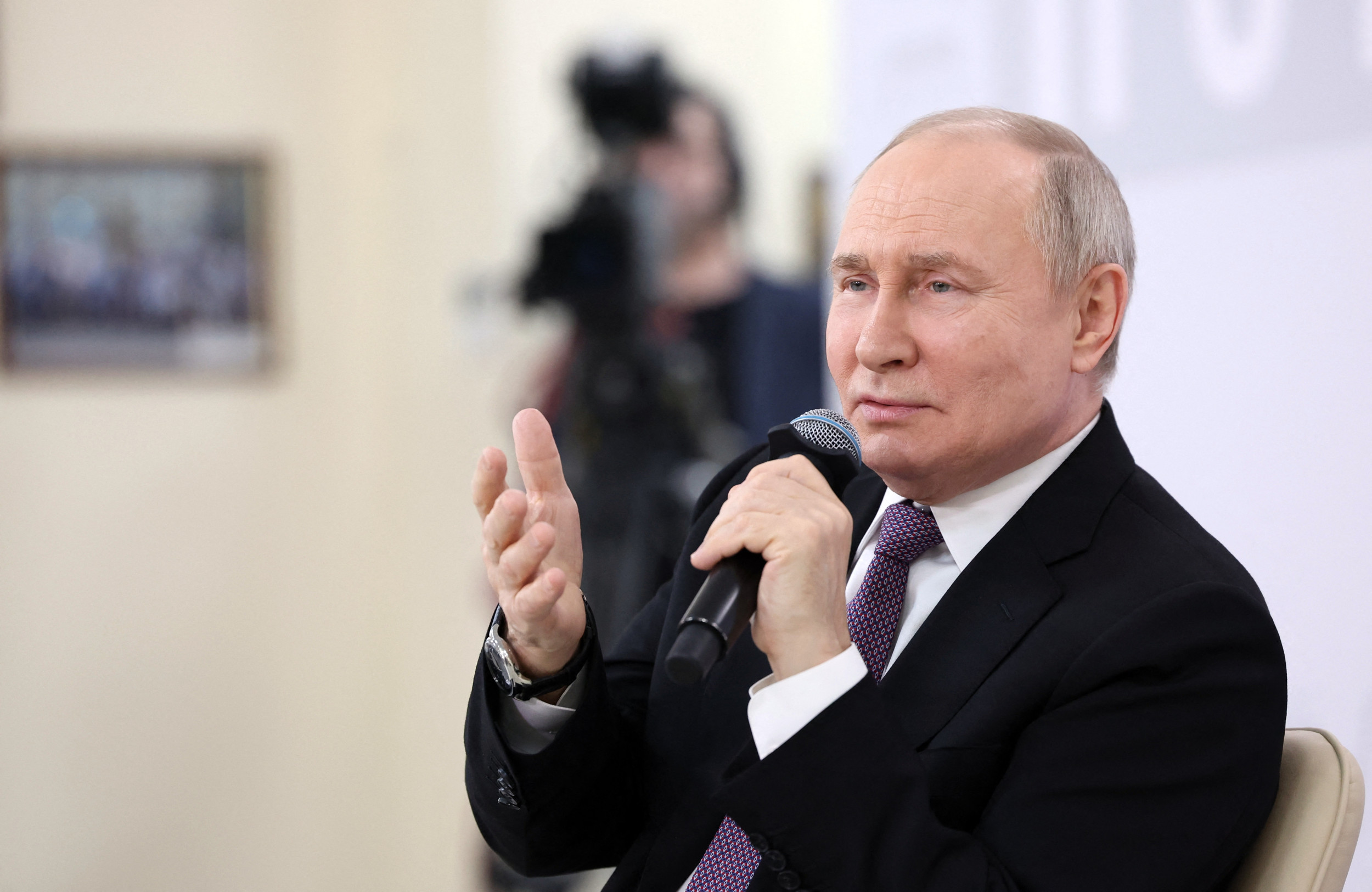 Exclusive: Tucker Carlson Could Face Sanctions Over Putin Interview Exclusive: Tucker Carlson Could Face Sanctions Over Putin Interview