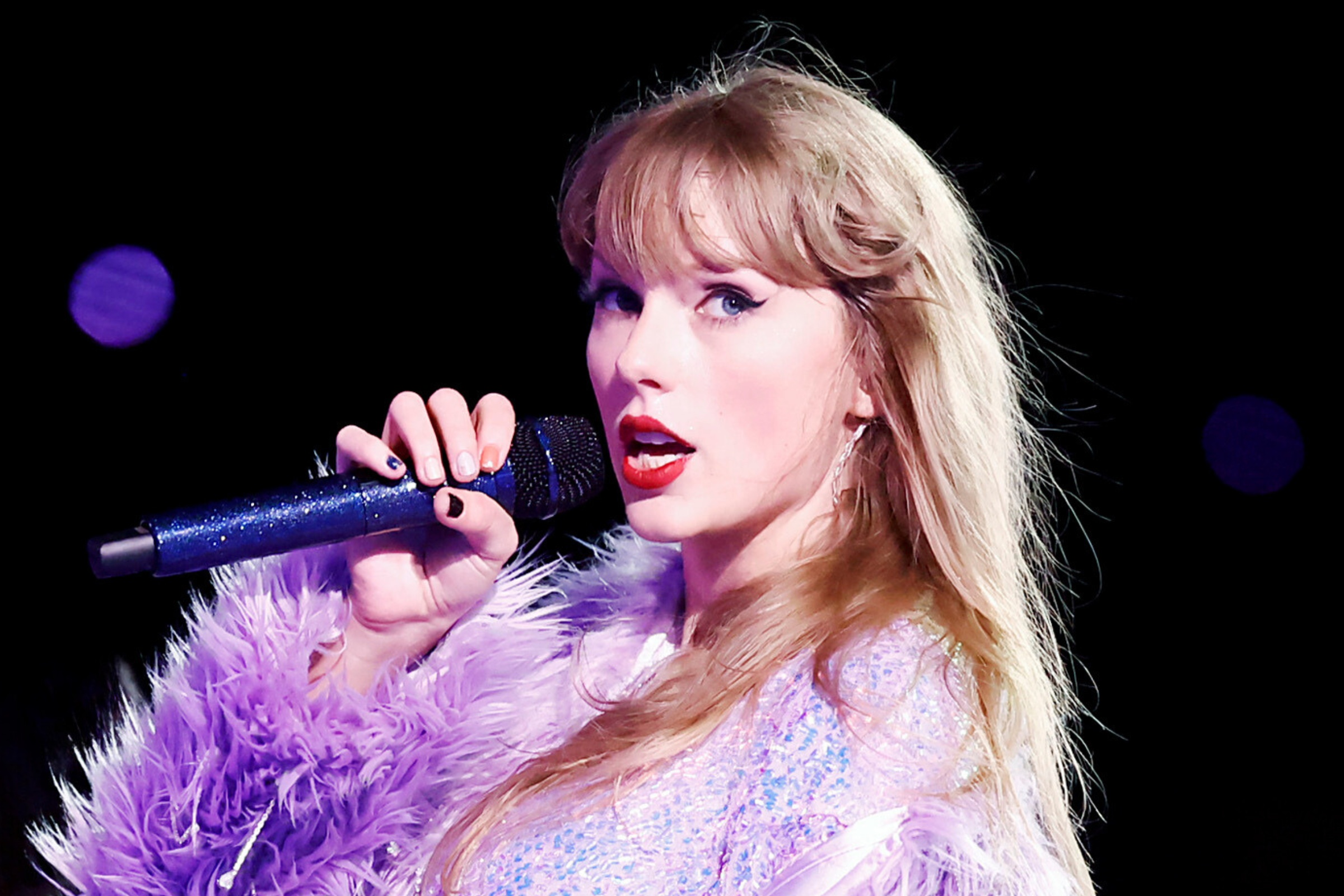 Is Taylor Swift Lip Syncing In Concerts?