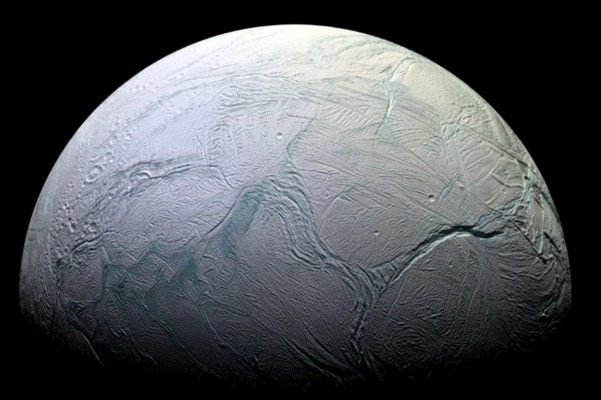 enceladus moon