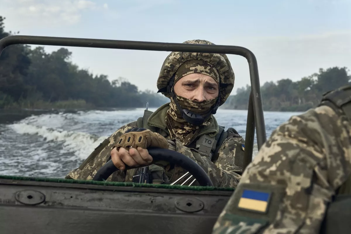 UK Under Pressure to Send Seized Migrant Boats to Ukraine's Kherson Push - Vimarsana News