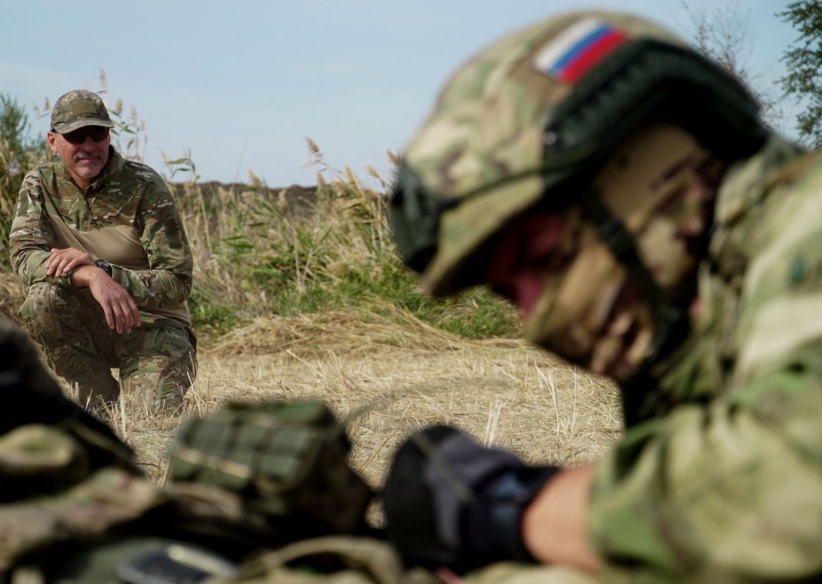 Military personnel train in Russia 