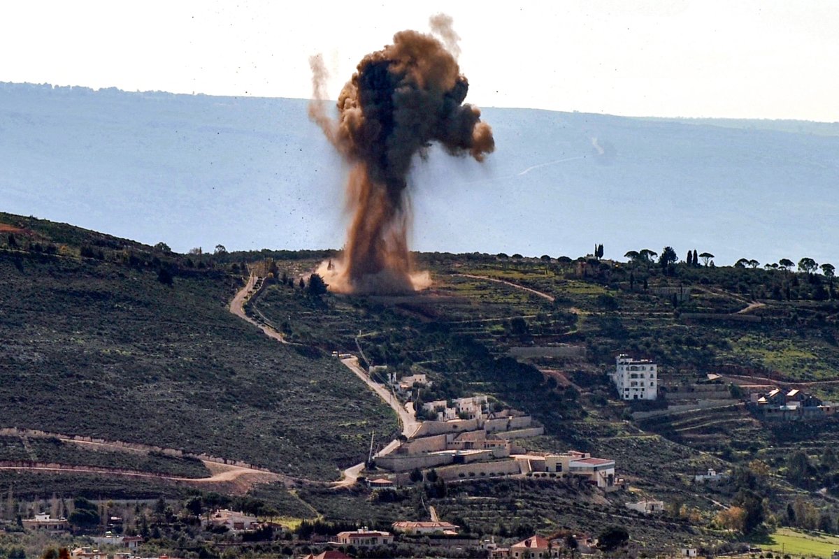 Israel, bombs, southern, Lebanon, amid, Gaza, war