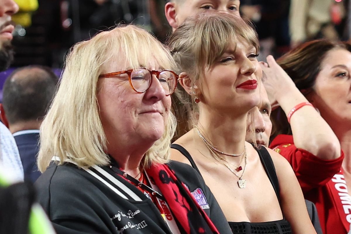 Taylor Swift, Donna Kelce Hold Hands After Chiefs' Super Bowl Win
