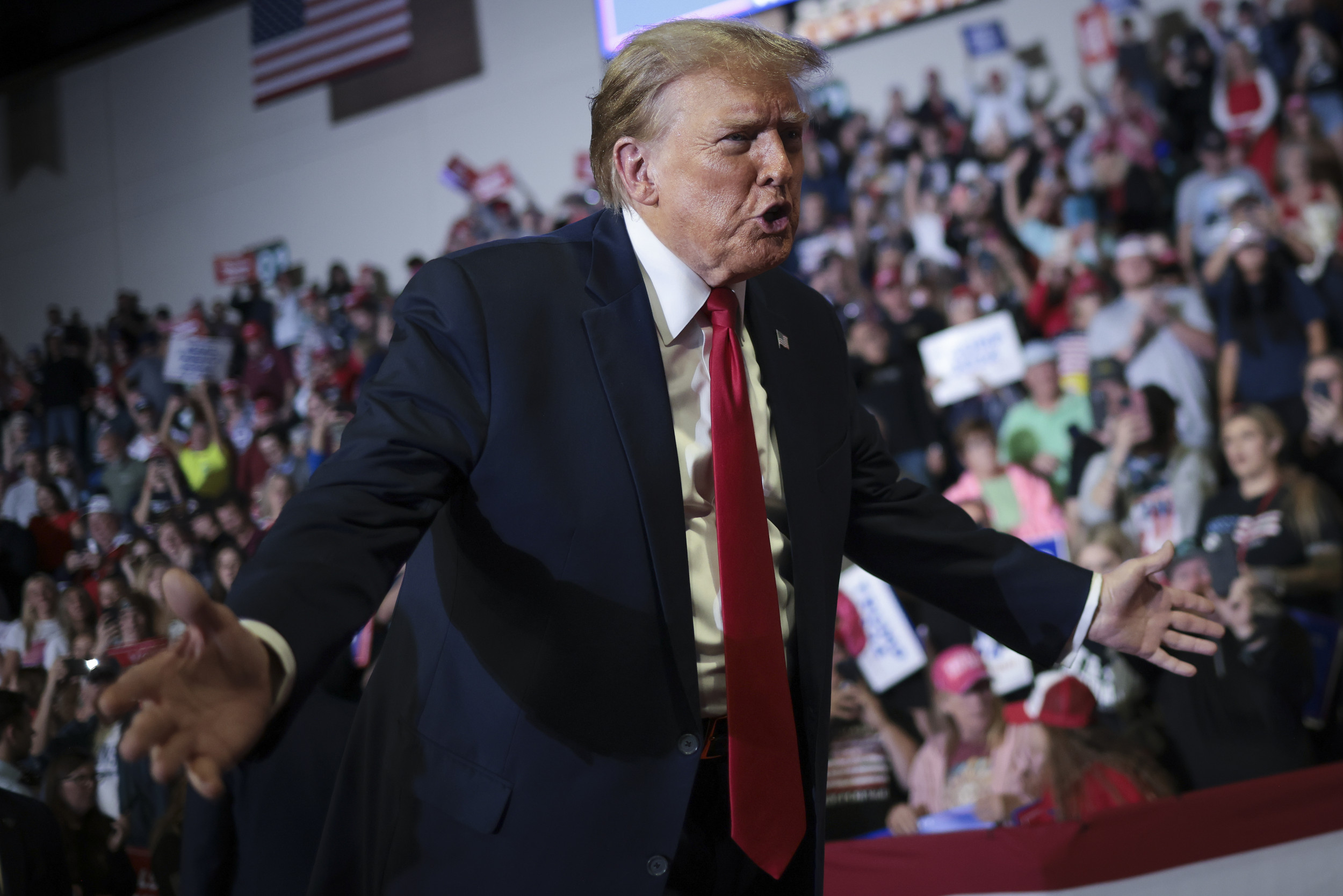 Donald Trump Dances With Cheerleaders During Super Bowl Celebrations ...