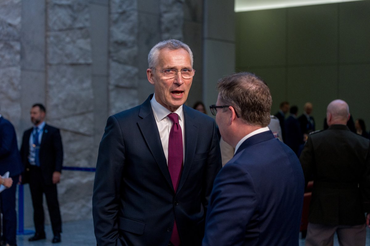 NATO chief meets with Norwegian defense minister