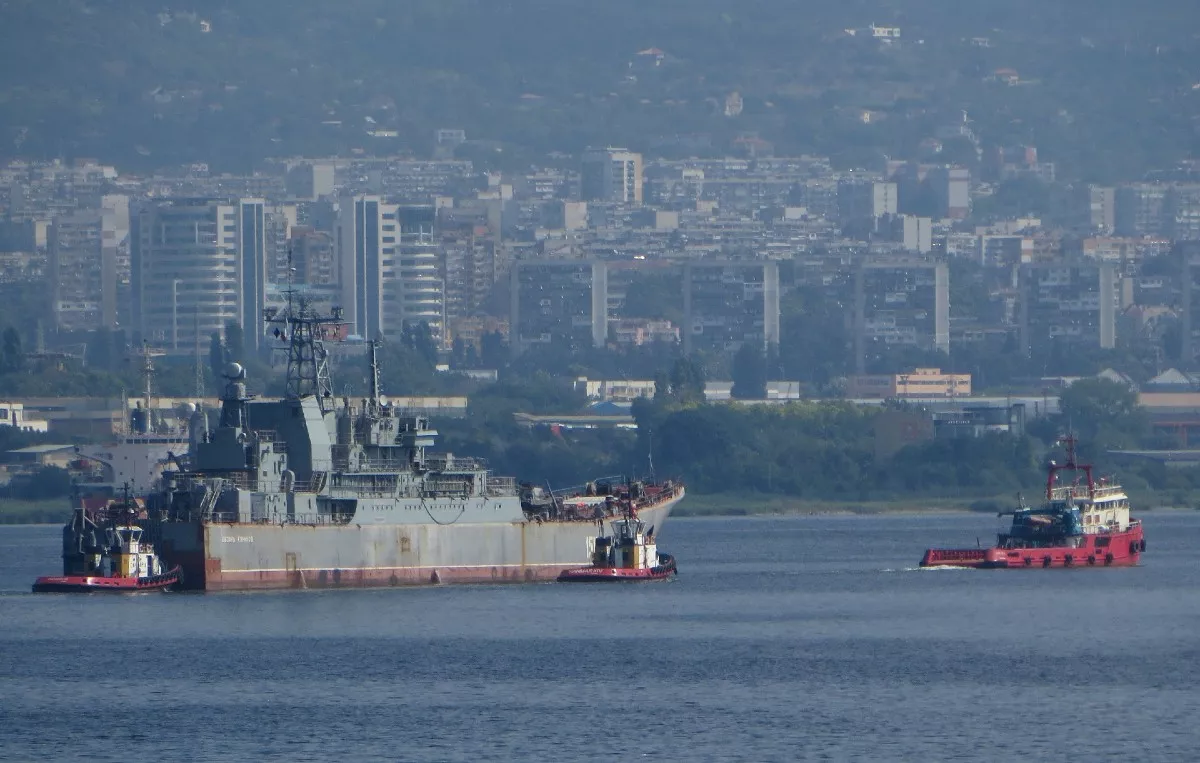 Russian Black Sea Fleet Just Lost Its Third Landing Ship - Vimarsana News