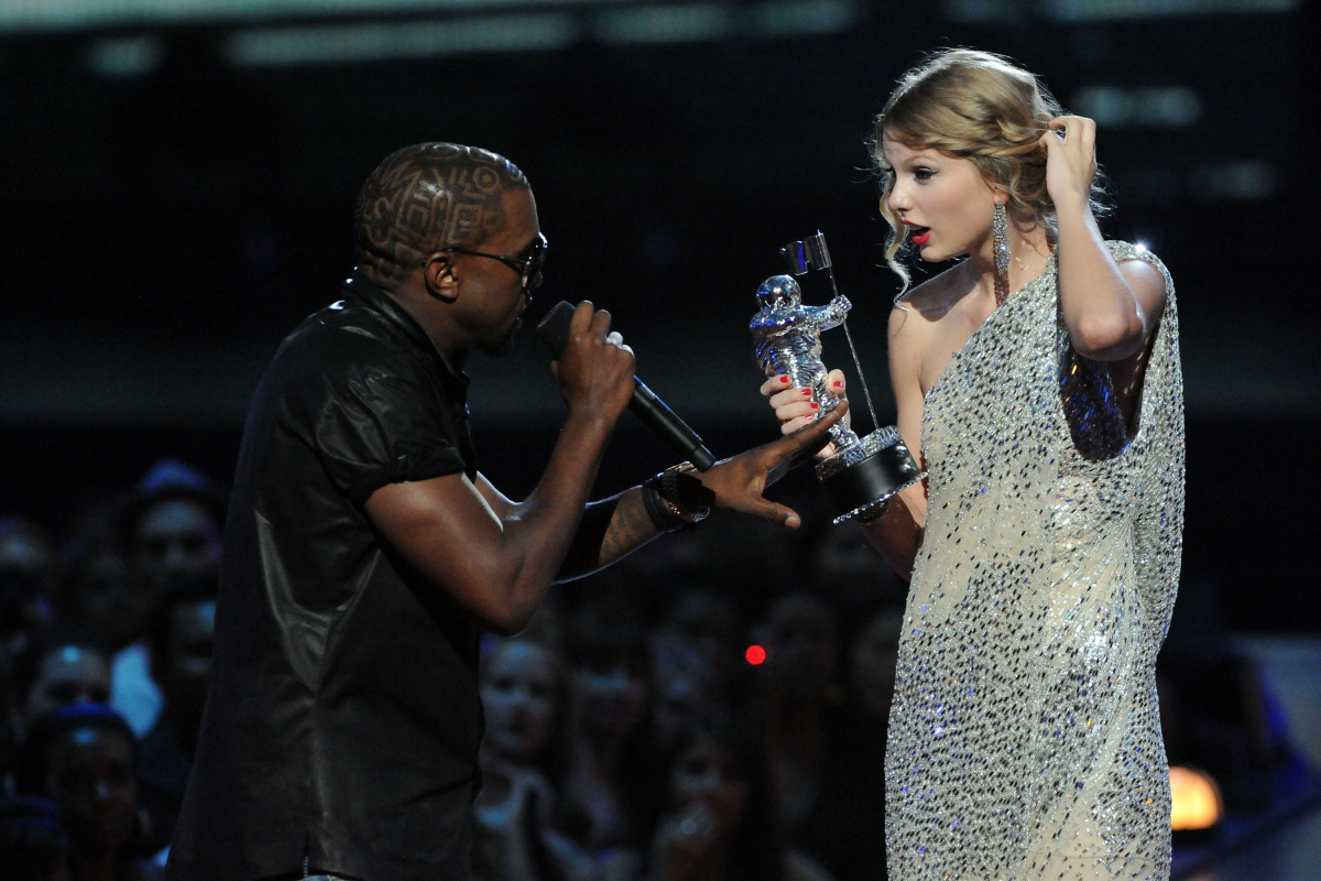 Kayne West interrupting Taylor Swift, VMAS, 2009
