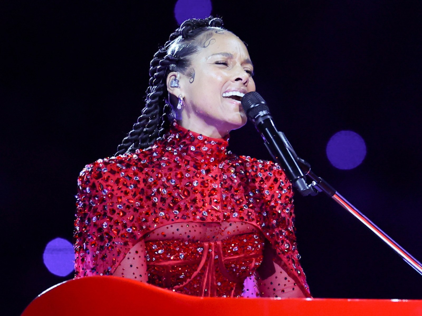 Alicia Keys' ‘Sour’ Super Bowl Note Sparks Discussion - Newsweek
