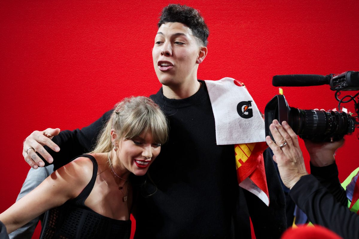 Taylor Swift, Jackson Mahomes Clip Goes Viral—'Couldn't Have Dipped