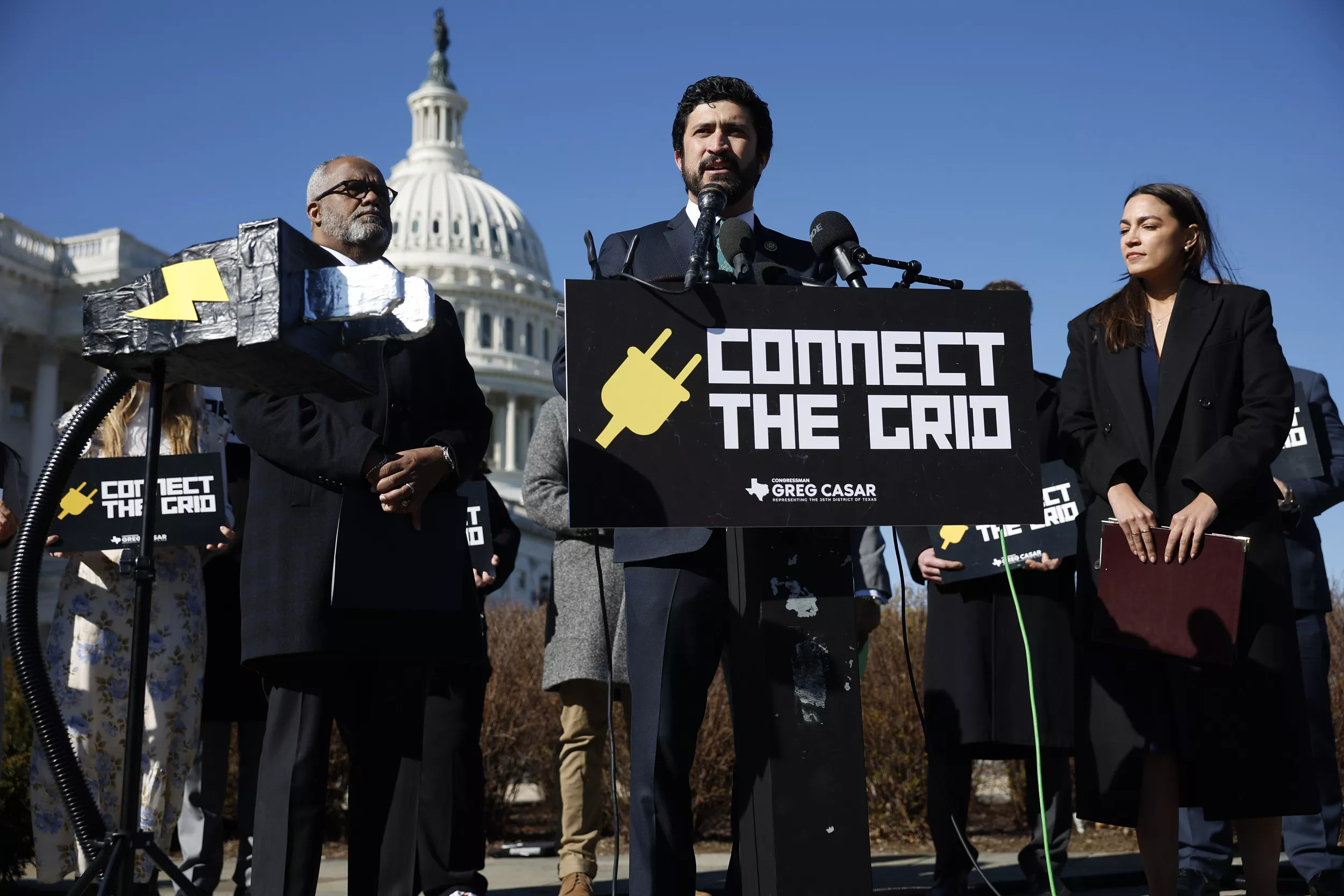 Texas Power Grid Would Join Federal Network Under New Bill - Vimarsana News