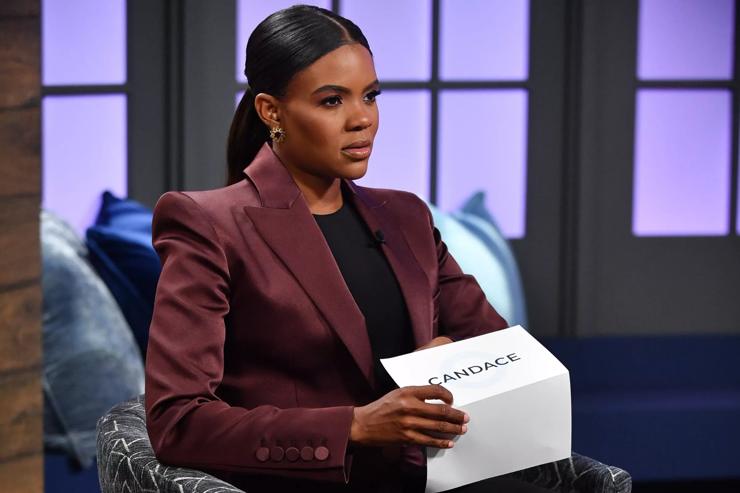 Candace Owens Calls Out Taylor Swift - Vimarsana News