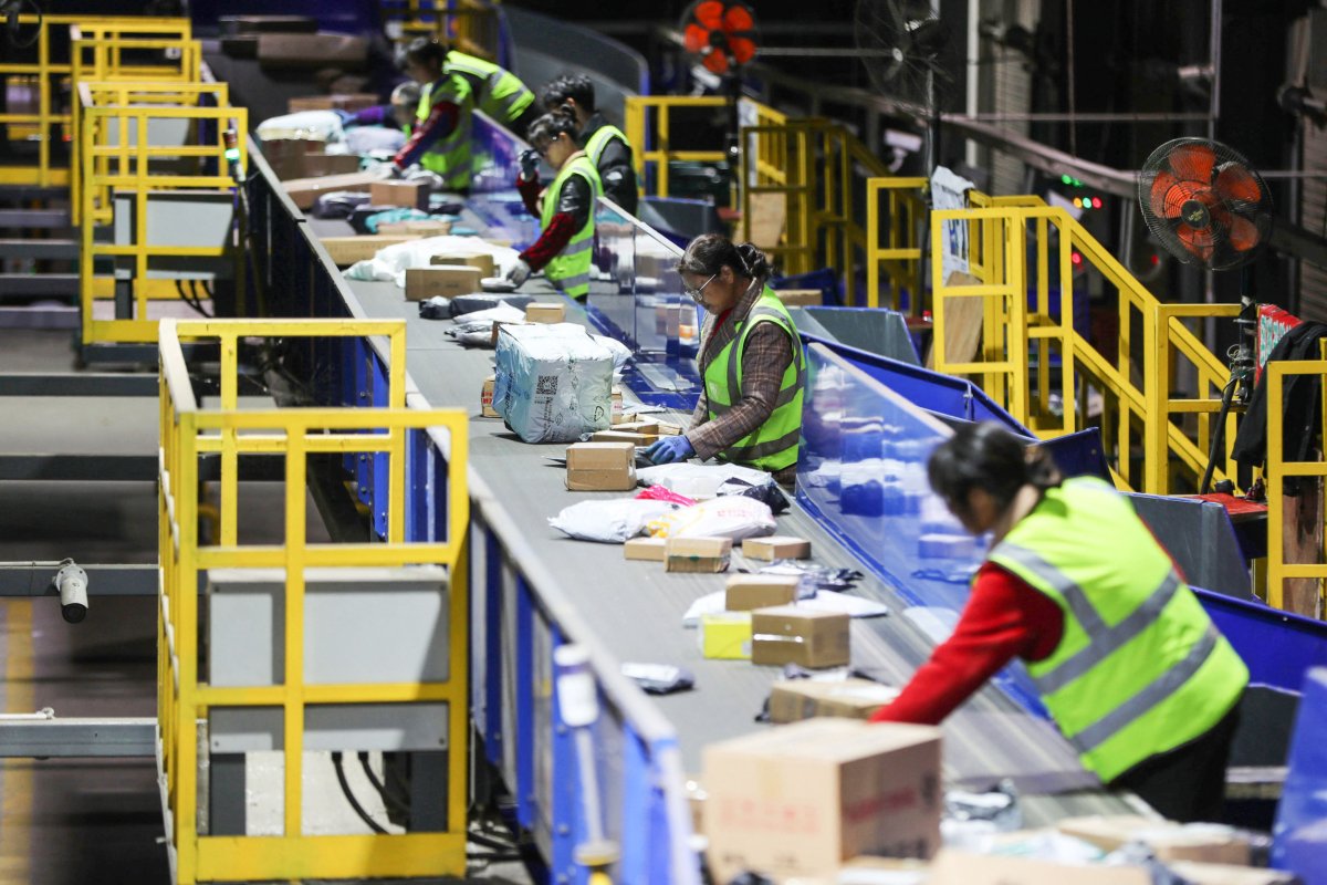 Employees Sort Packages