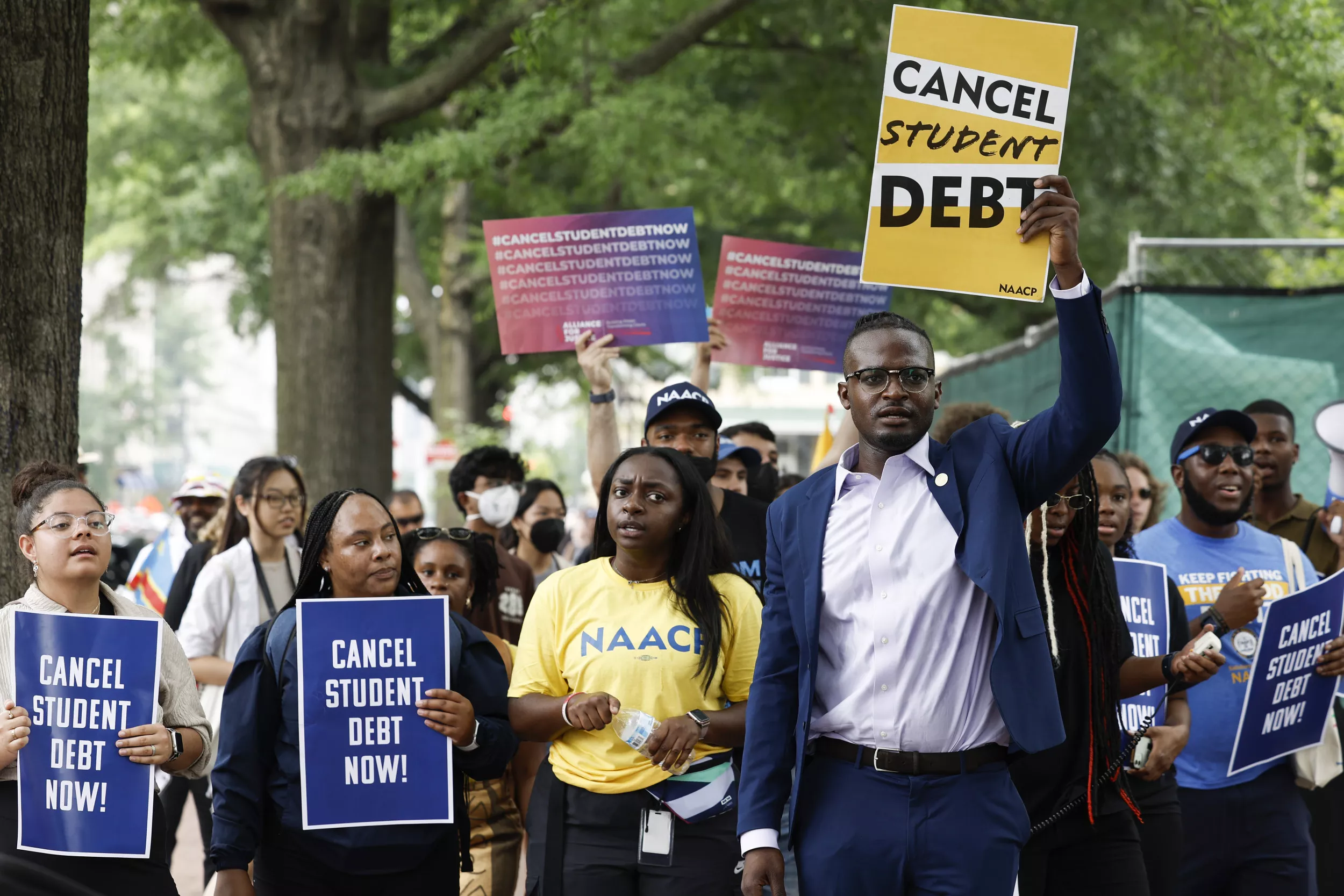 Parents Would Have Billions of Dollars in Student Loans Forgiven Under New Plan - Vimarsana News