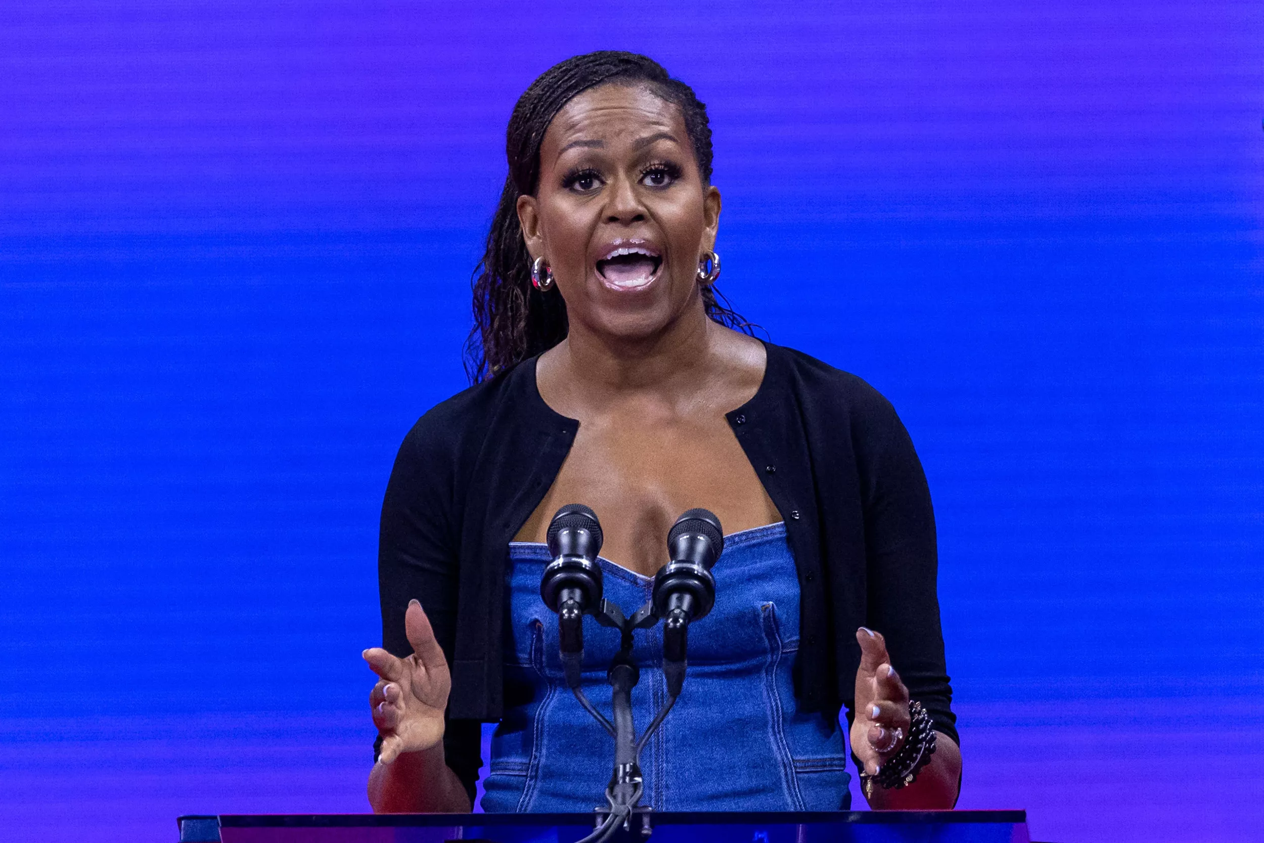 Michelle Obama Favorite To Replace Joe Biden if He Drops Out - Vimarsana News