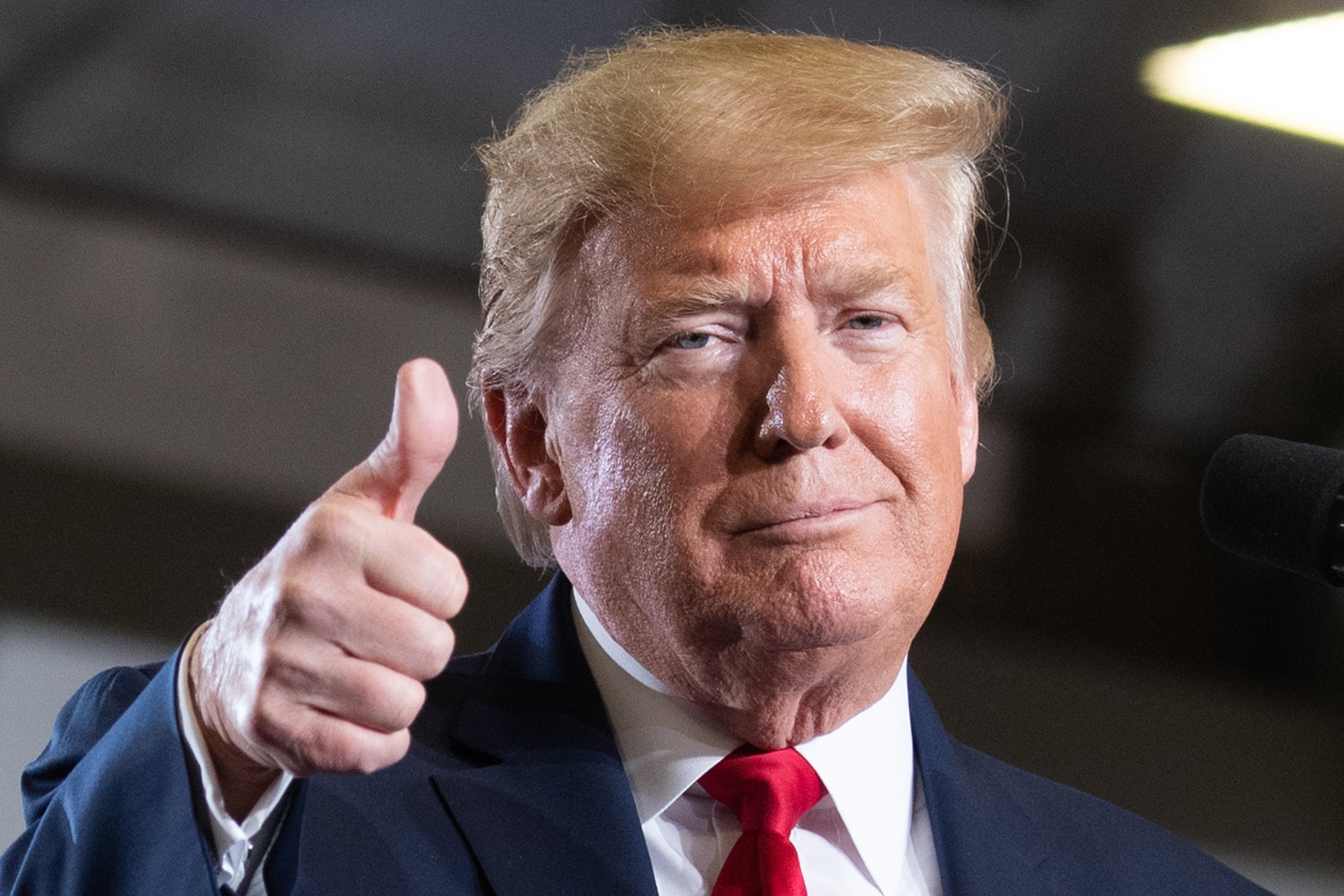 Donald Trump's Thumb Mocked in New Photo