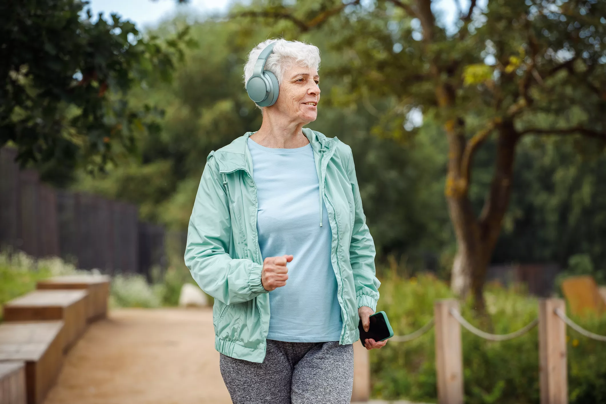 Forget 10k? Scientists reveal how many steps cut senior heart failure risk - Vimarsana News