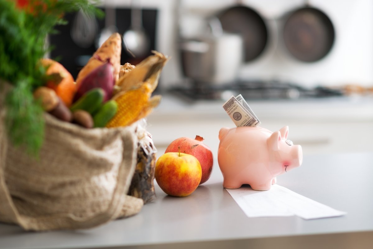 Men's frugal lifestyle sparks debate