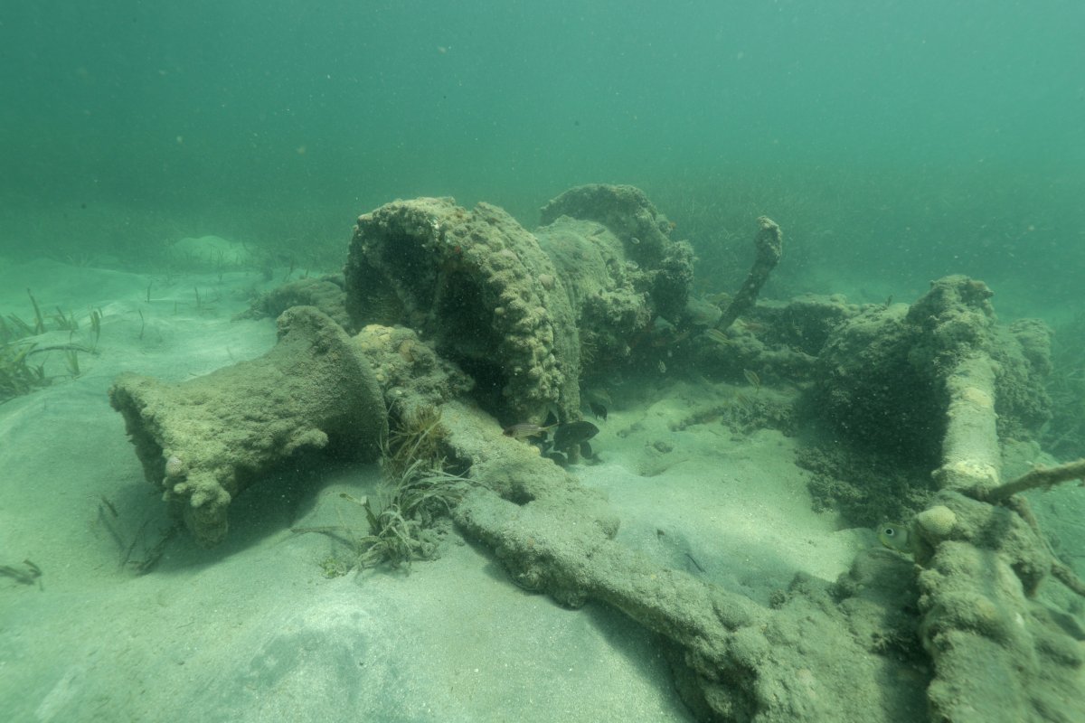 sunken ship metal pulley system