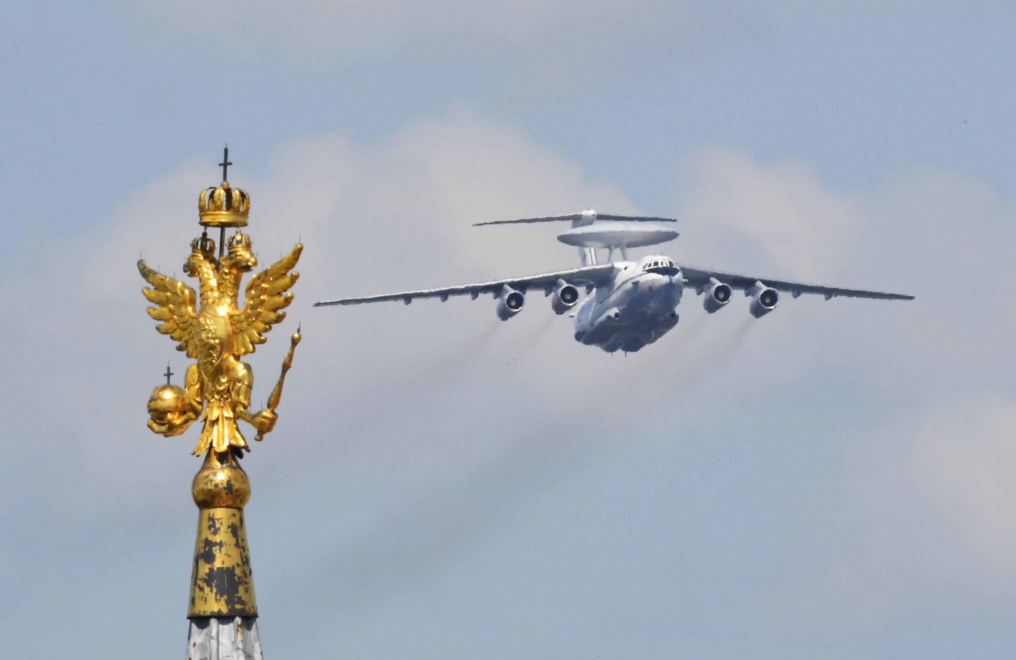 Rusko uzemnilo svá letadla poté, co ztratilo pokročilé špionážní letadlo A-50: Kyjev