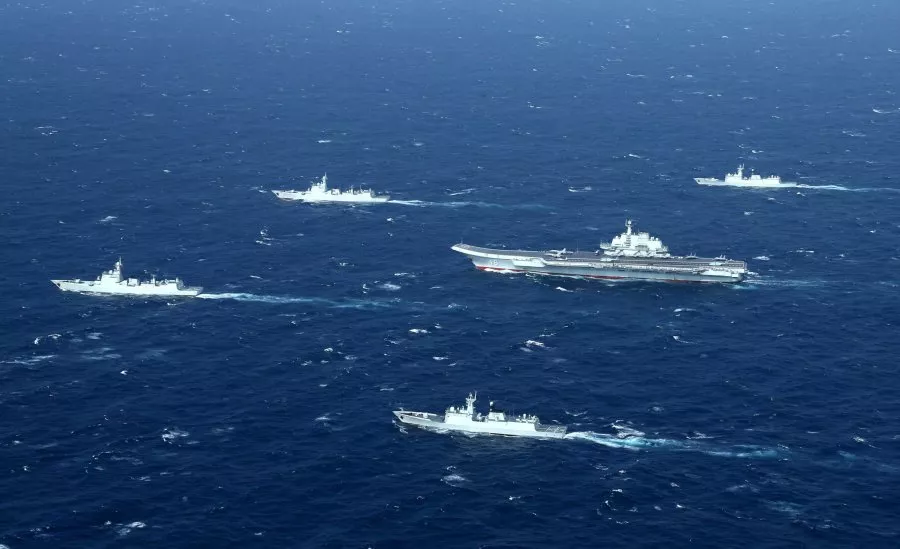Questo è l'Inizio della Fine - Pagina 10 Chinese-carrier-group-sails-south-china-sea