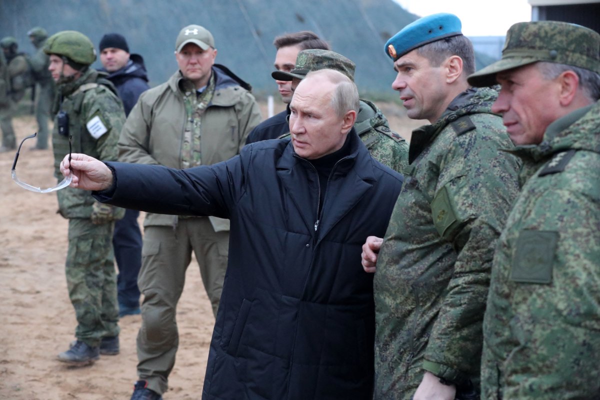 Vladimir Putin meets with troops 