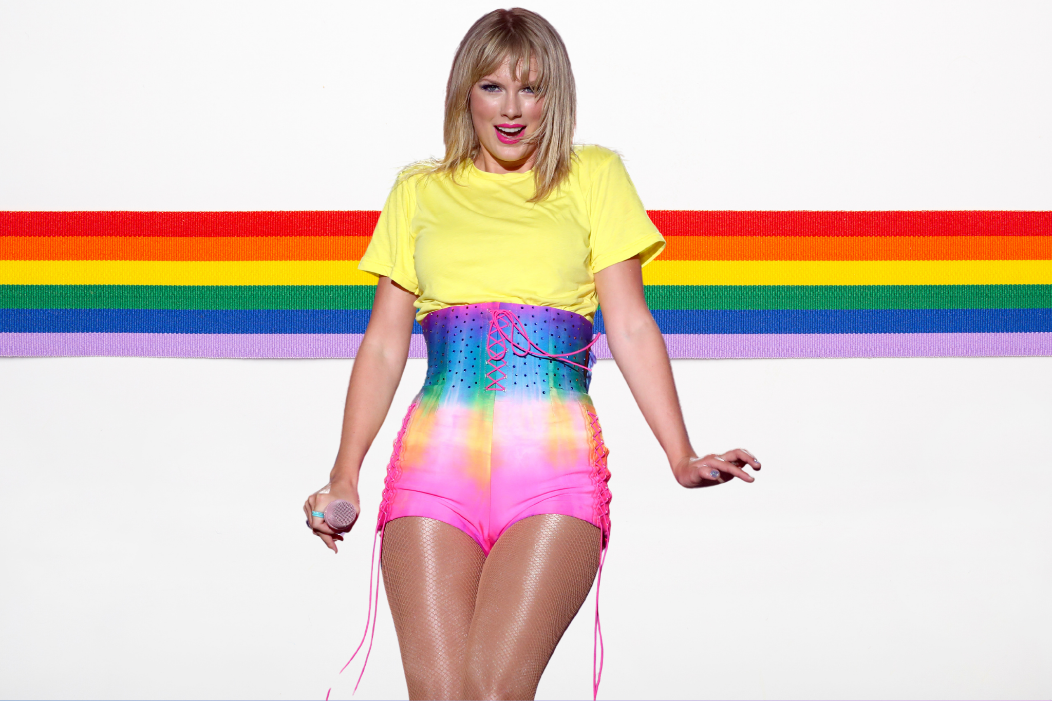 Taylor Swift Books Cleverly Advertised by Bookstore