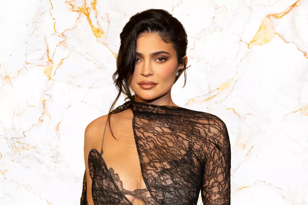 Kylie Jenner's New Clothing Line Attacked - Vimarsana News