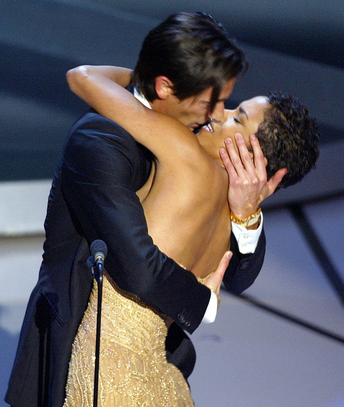 Adrien Brody kisses Halle Berry, Oscars, 2003