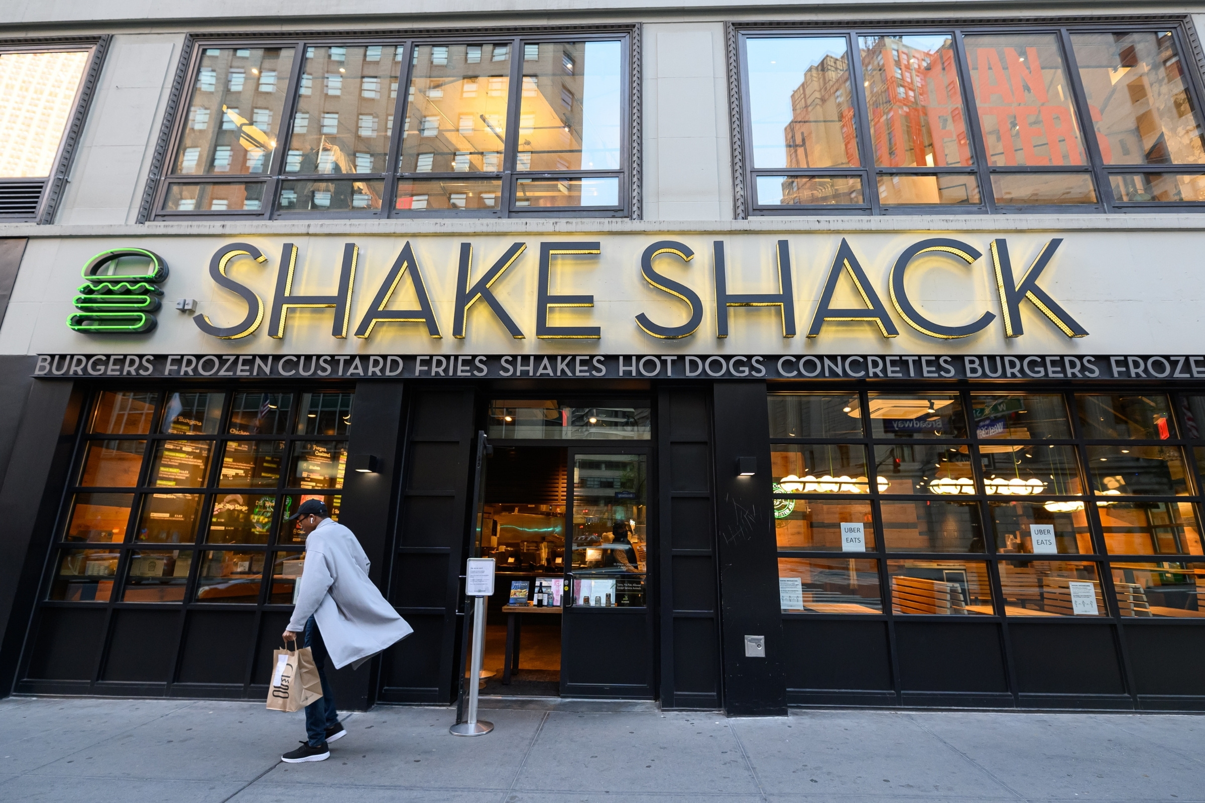 Shake Shack Faces Boycott Calls Over Israel Newsweek