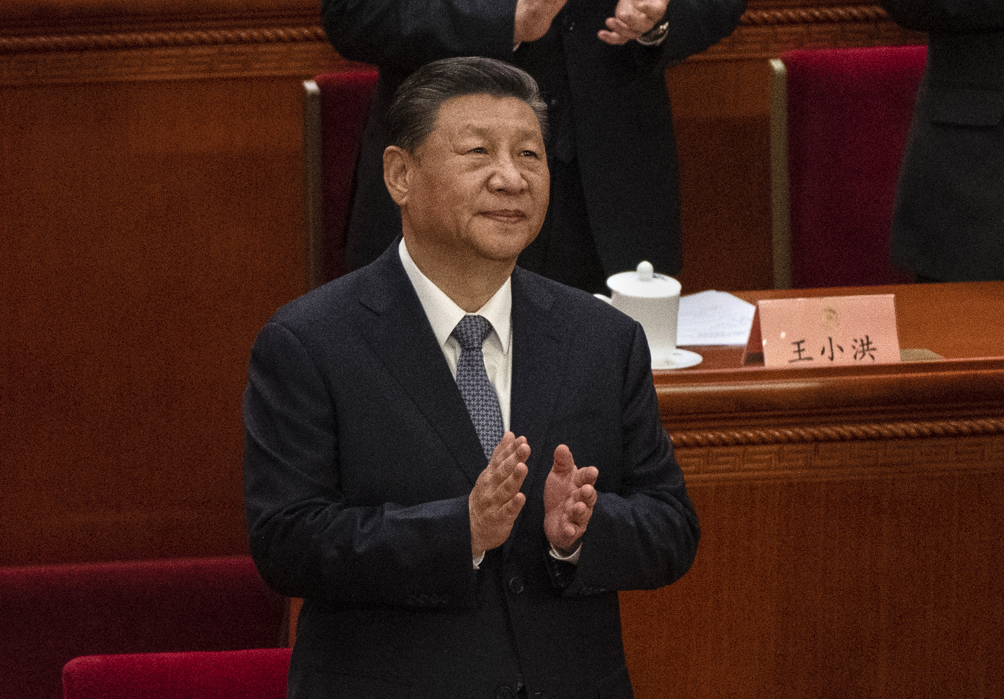 Chinese Police Drag Away Driver Outside Communist Party Compound&mdash;Video