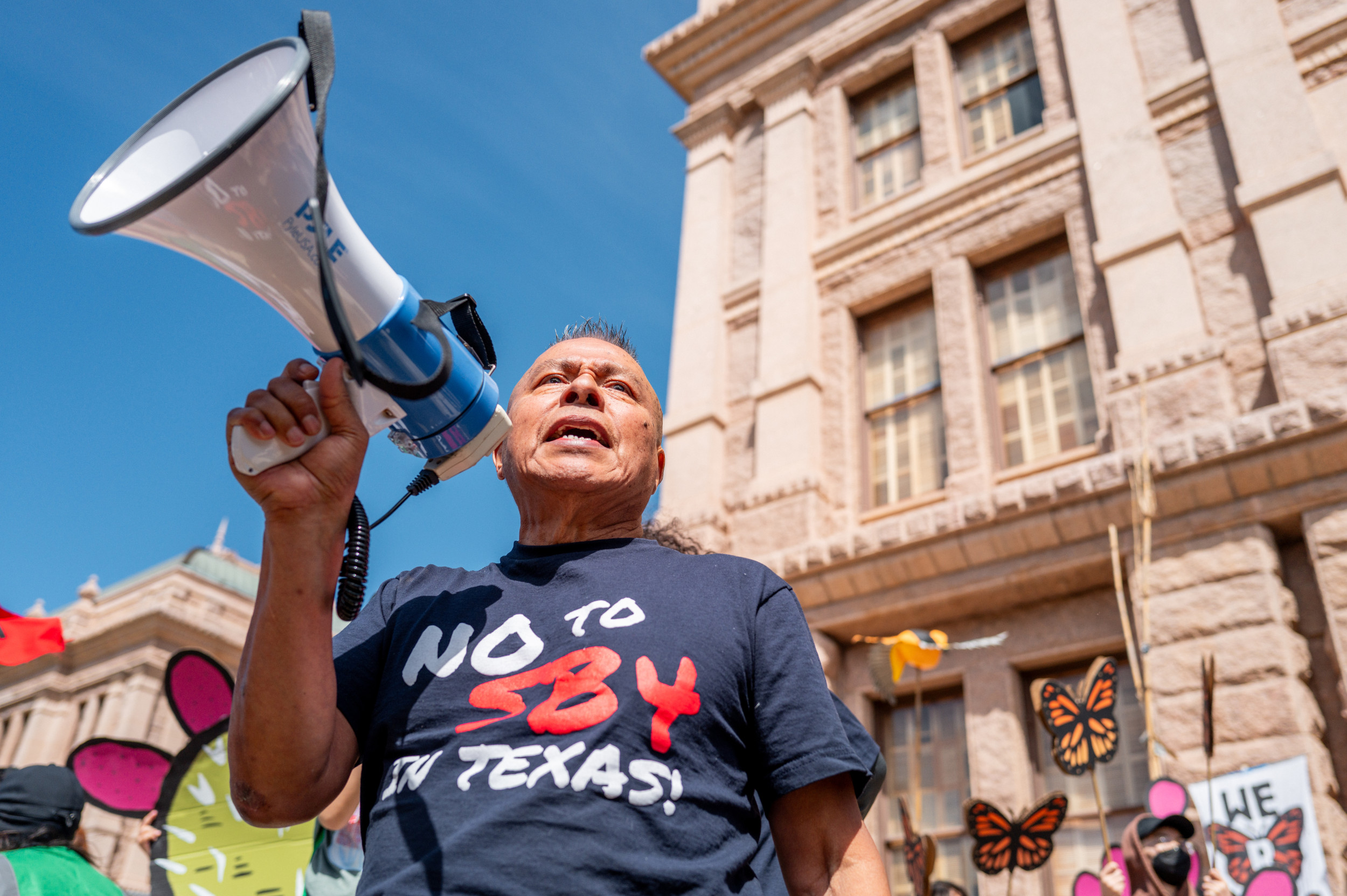 Texas Border Bill Sparks Angry Protests - Vimarsana News