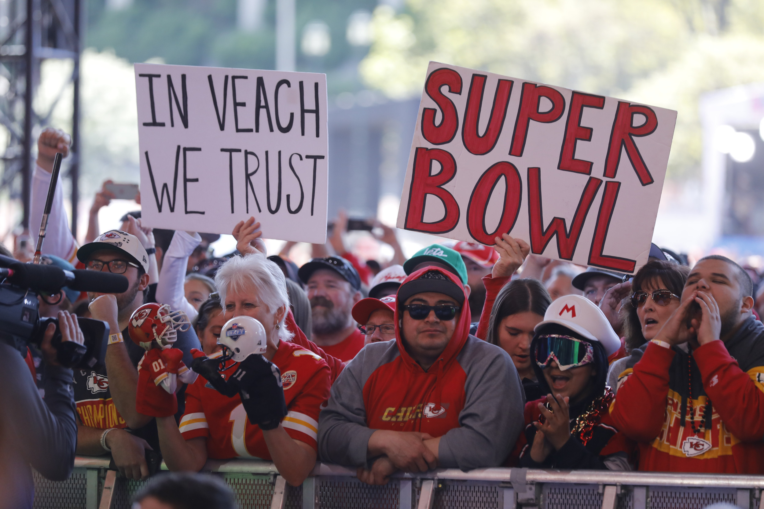 2024 NFL Draft 3 Moves the Chiefs Need to Make to Keep the Dynasty Rolling