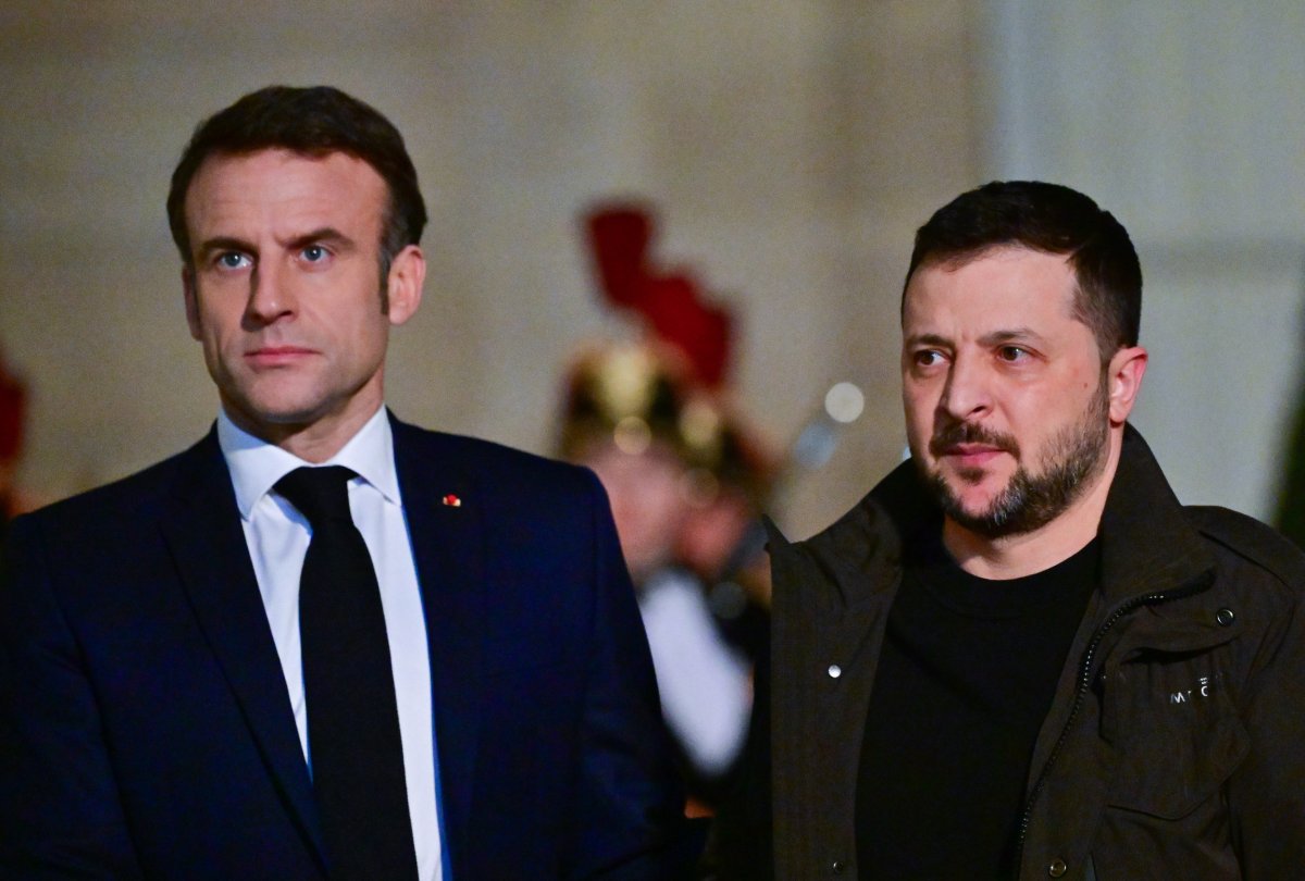 Emmanuel Macron and Volodomyr Zelensky